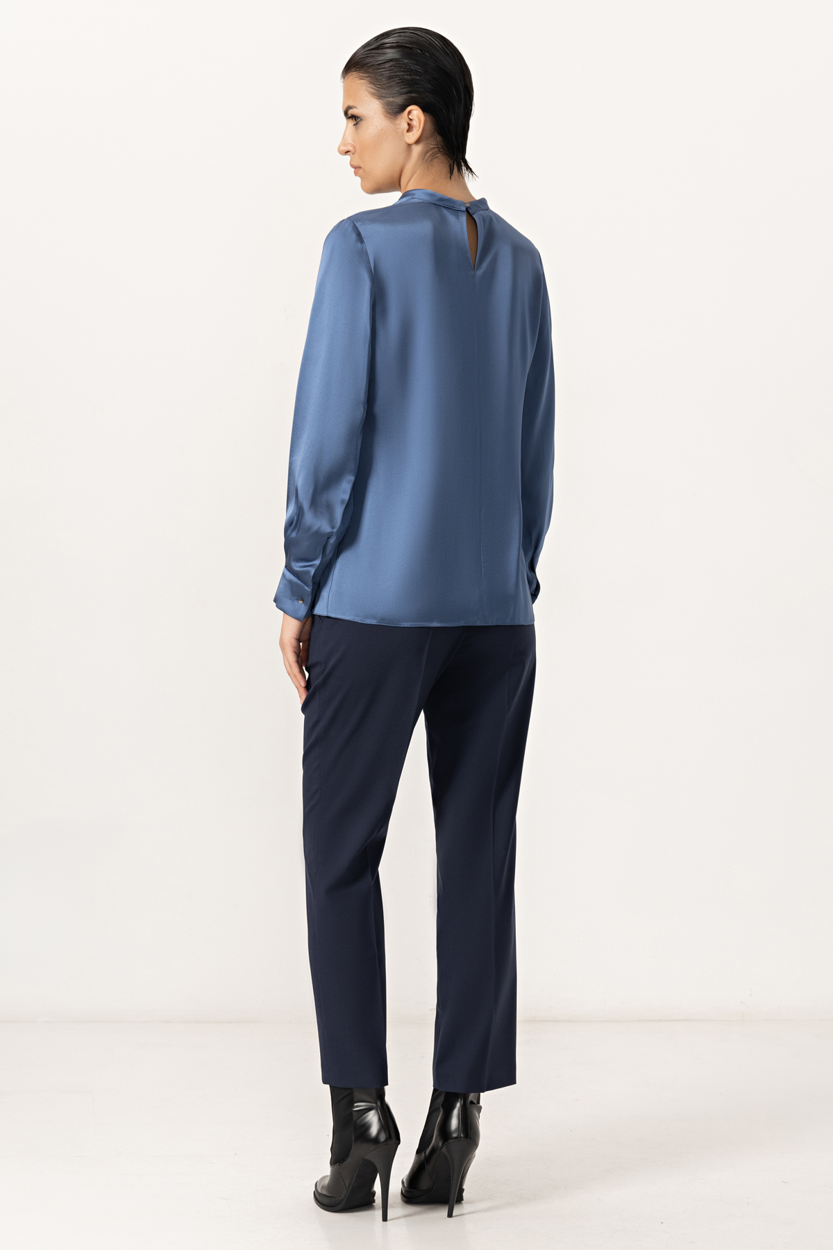 Блузка VASSA&Co, пол женский, цвет синий