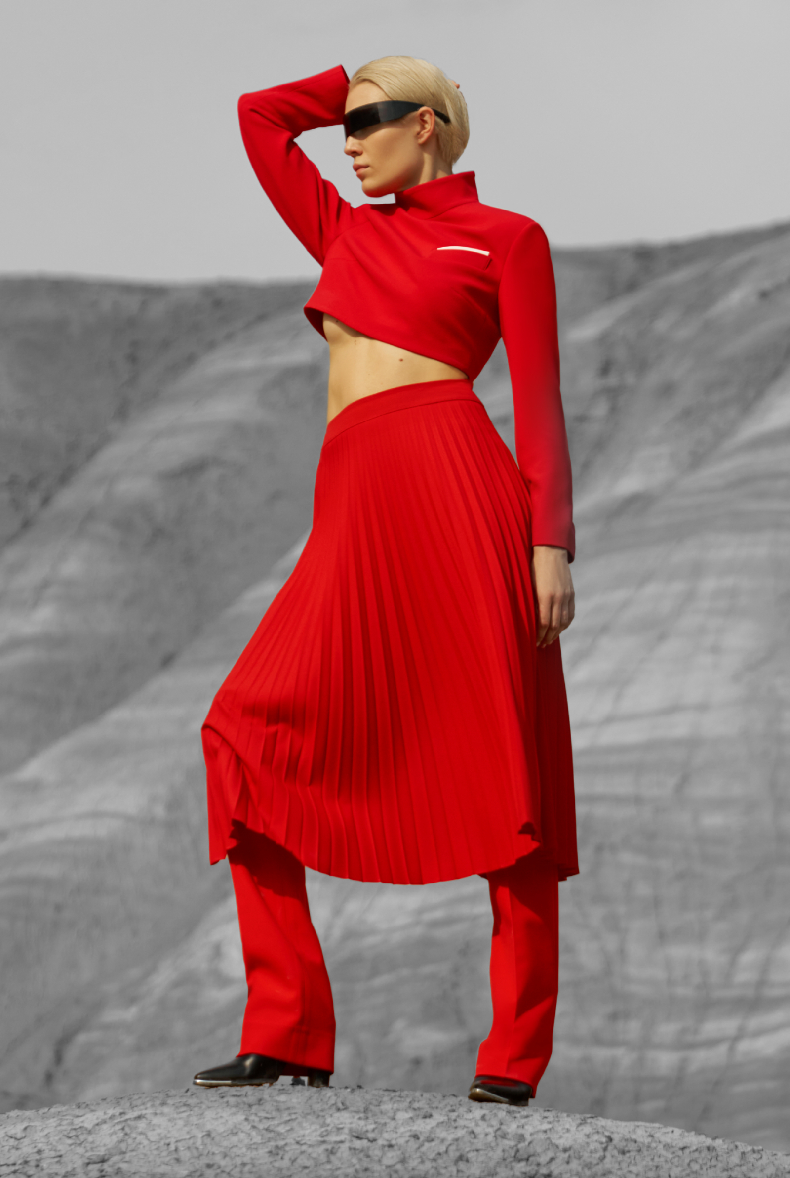 Кроп-жакет VASSA&Co, пол женский, цвет красный