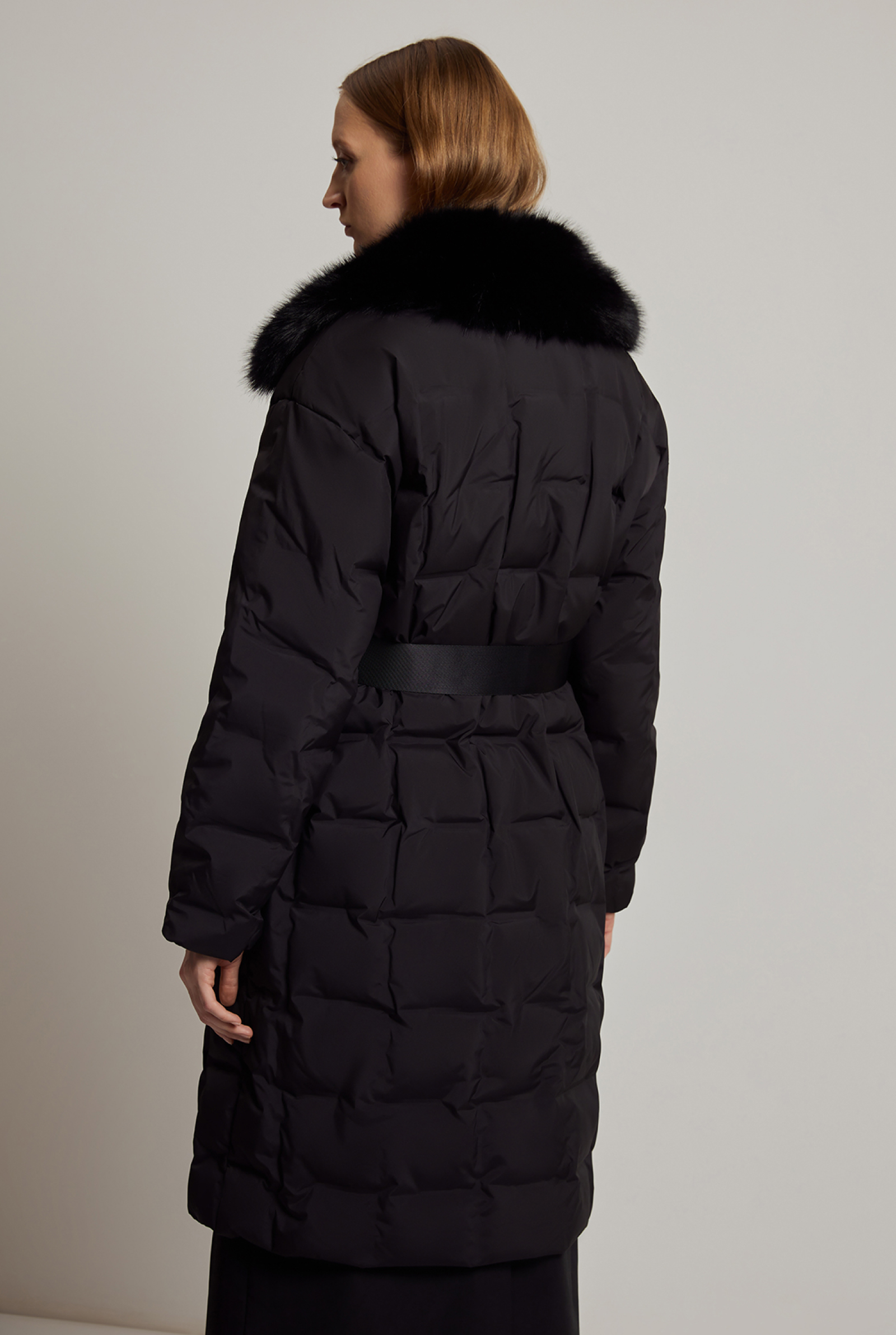 Пуховик со съемным воротником VASSA CODE, пол женский, цвет черный