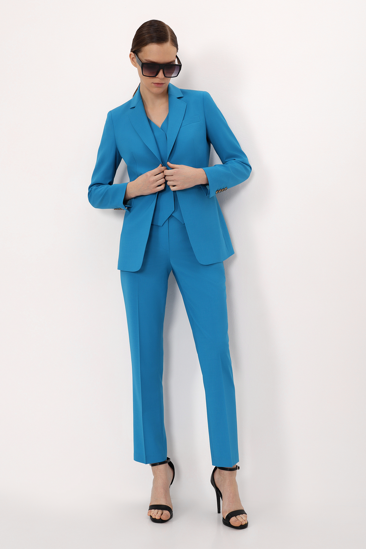 Jacket VASSA&Co, пол female, цвет голубой