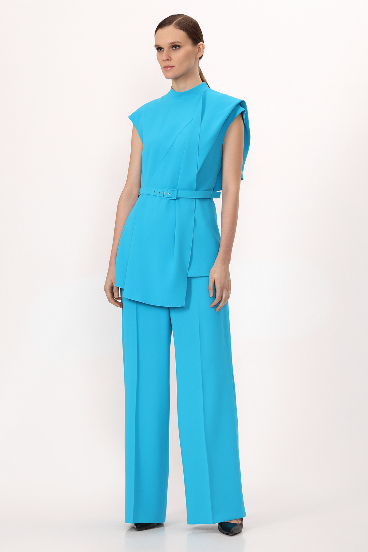 Жилет с асимметричной драпировкой VASSA&Co, пол female, цвет голубой