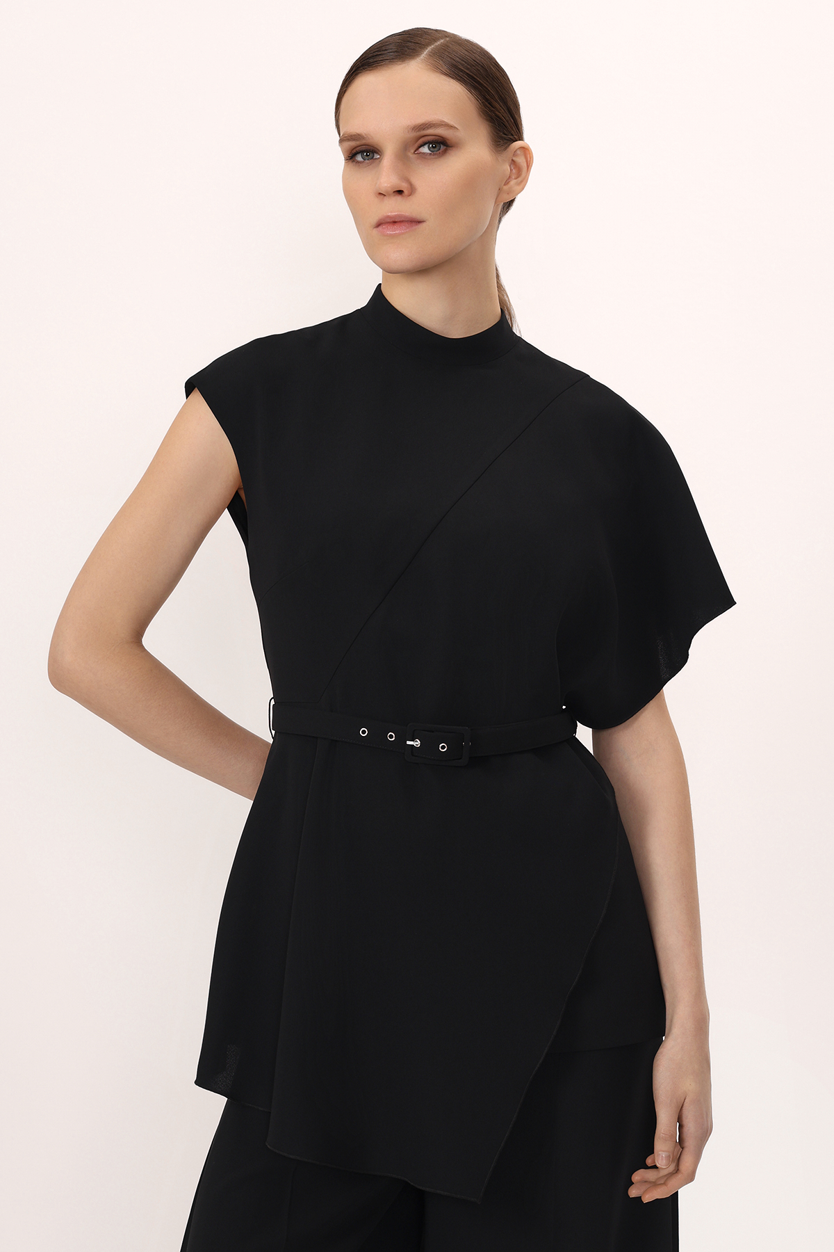 Жилет с асимметричной драпировкой VASSA&Co, пол женский, цвет черный