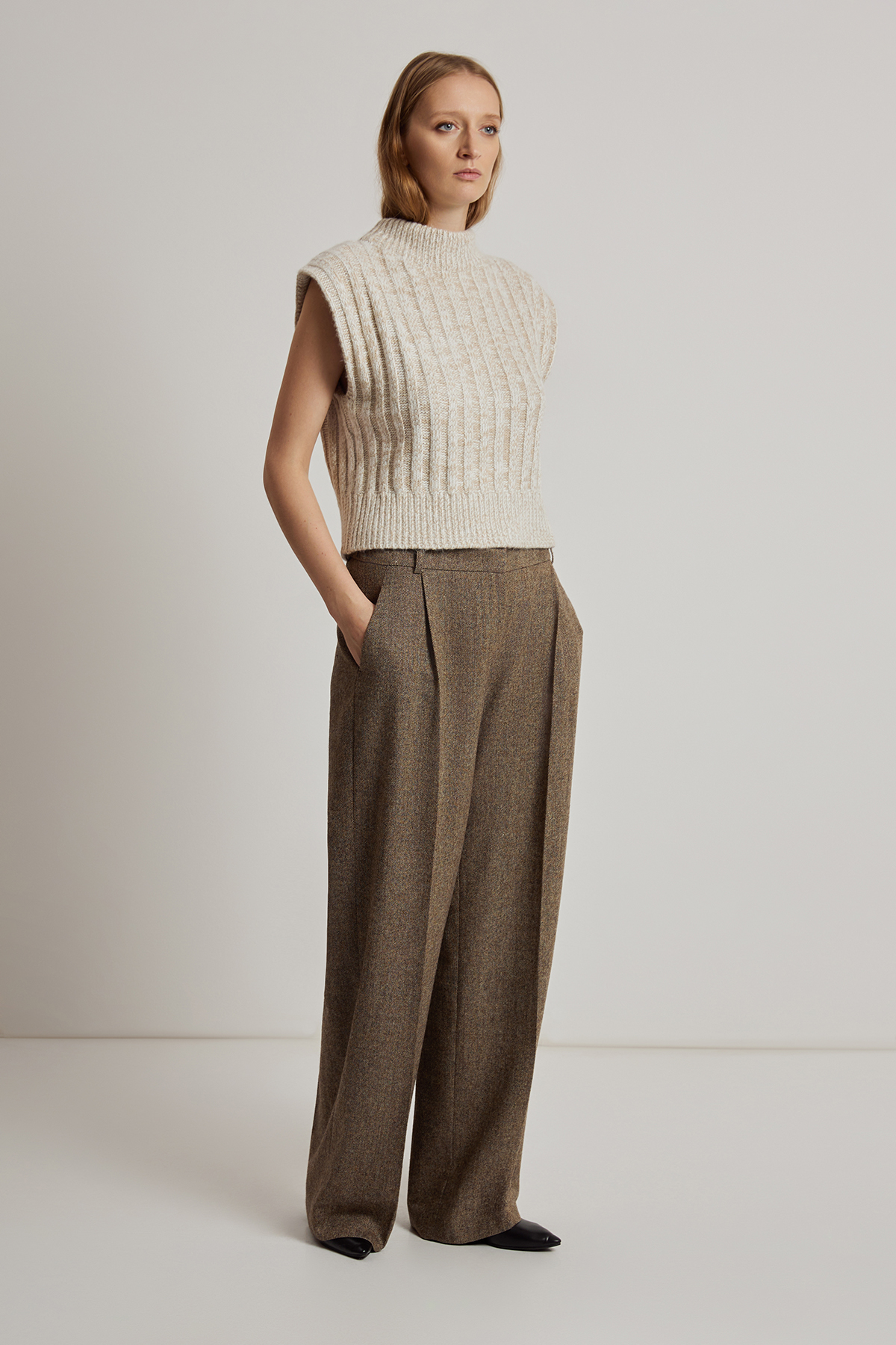 Trousers VASSA CODE, пол female, цвет Brown