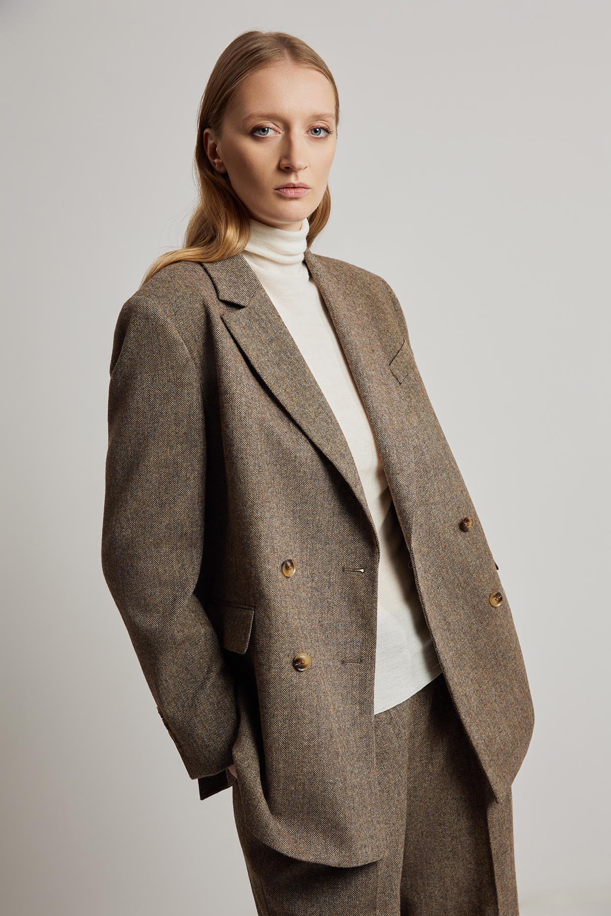 Жакет VASSA CODE, пол женский, цвет коричневый