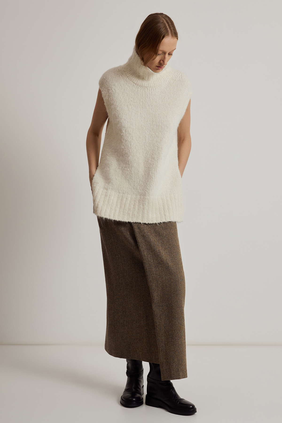 Vest VASSA CODE, пол female, цвет white