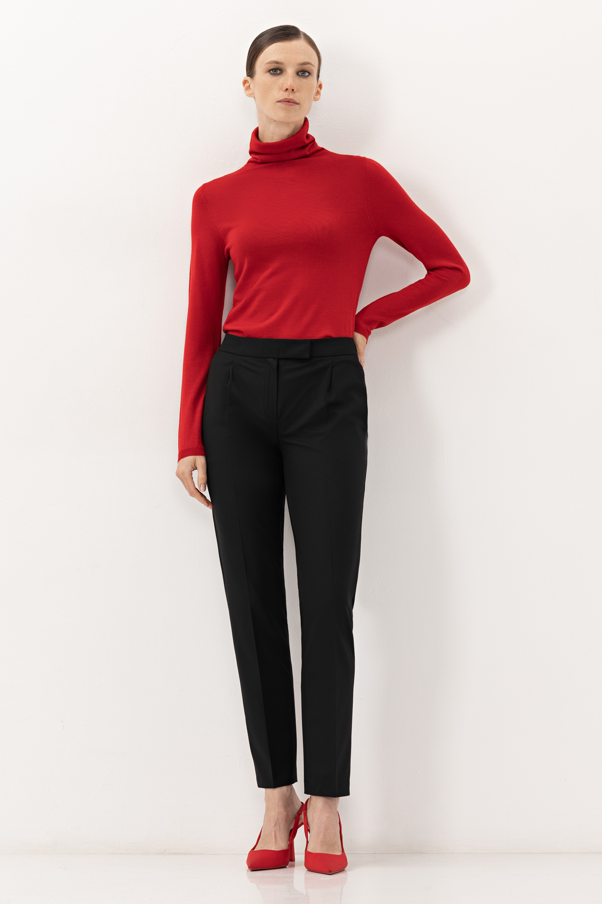 Водолазка из шерсти VASSA&Co, пол female, цвет red