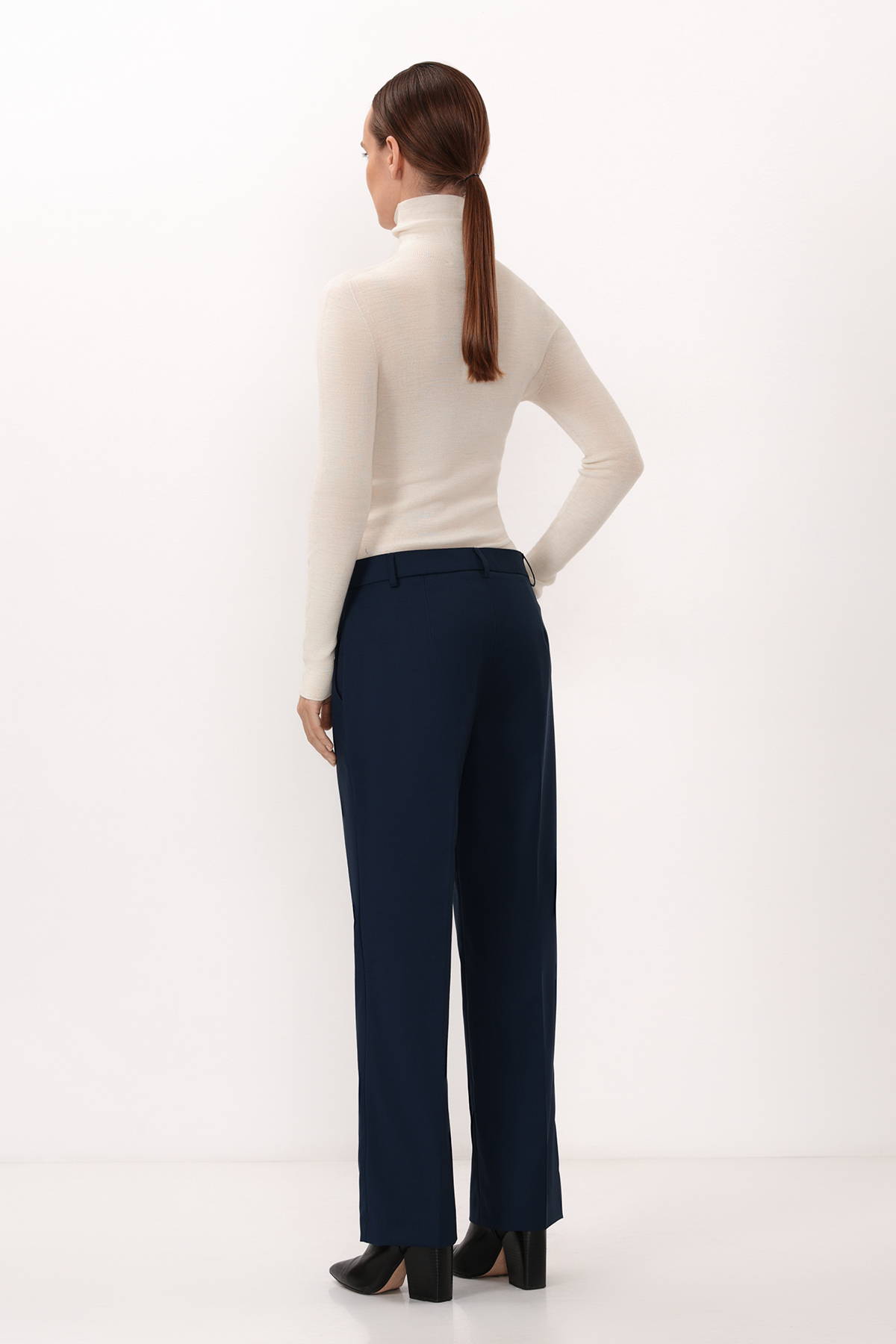 Брюки VASSA CODE, пол female, цвет Синий