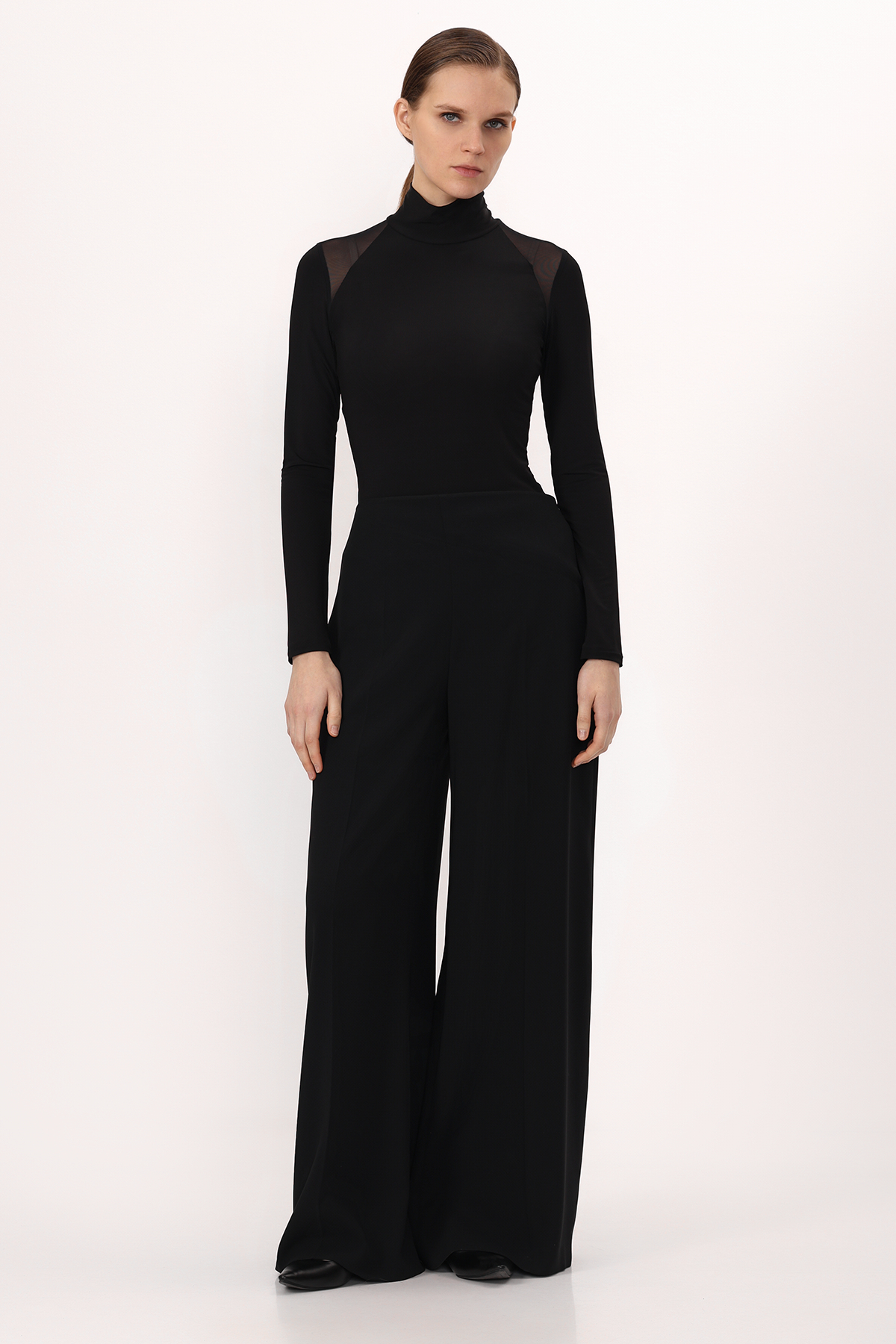 Брюки VASSA&Co, пол женский, цвет черный