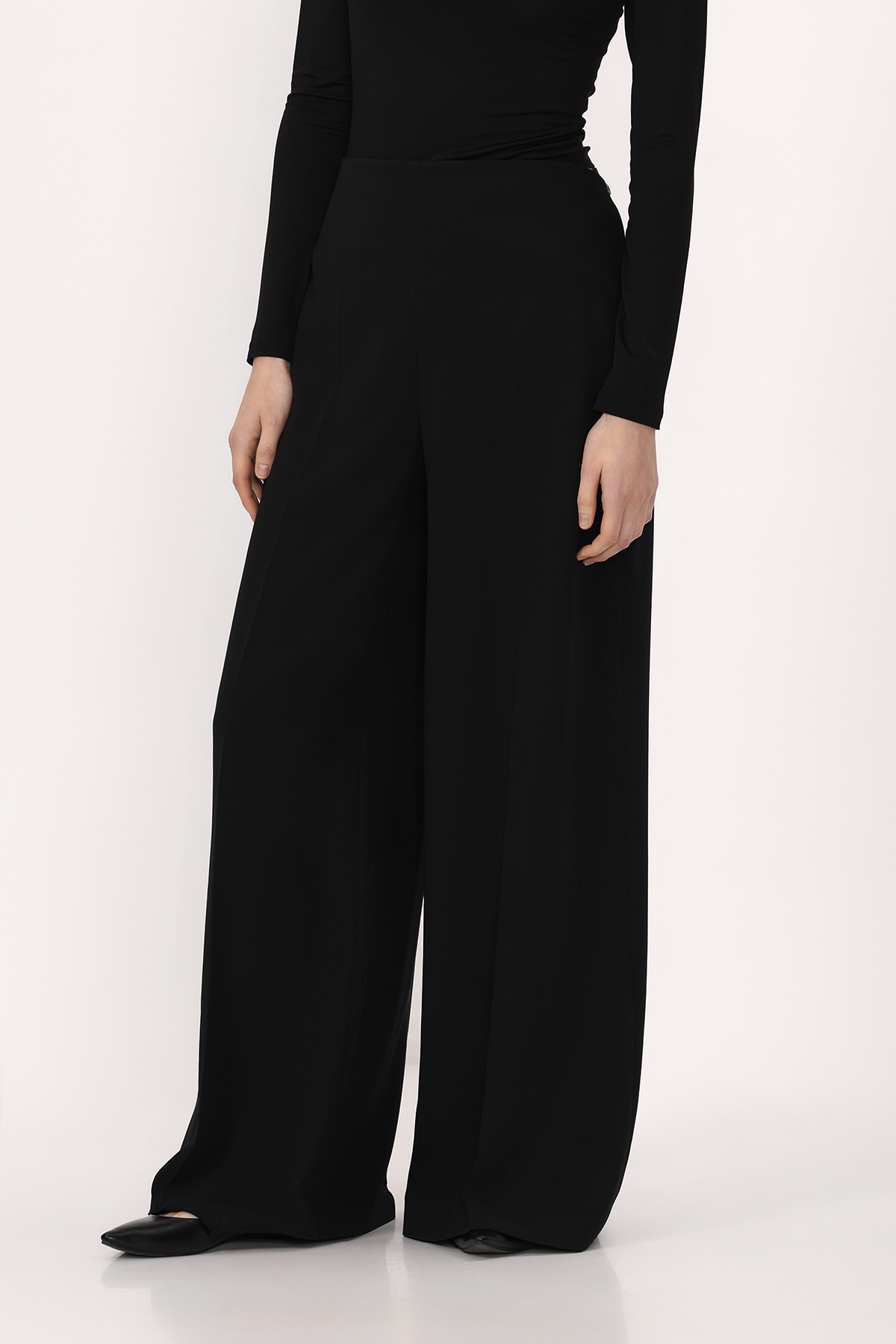 Брюки VASSA&Co, пол женский, цвет черный