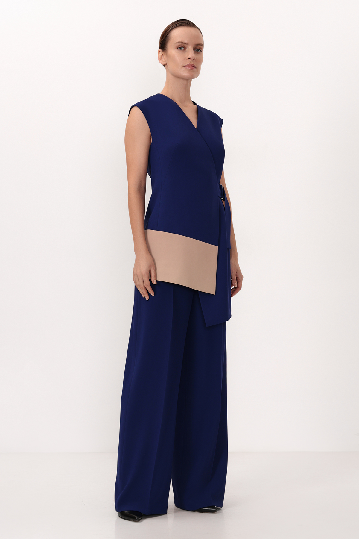Асимметричный жилет VASSA&Co, пол женский, цвет синий