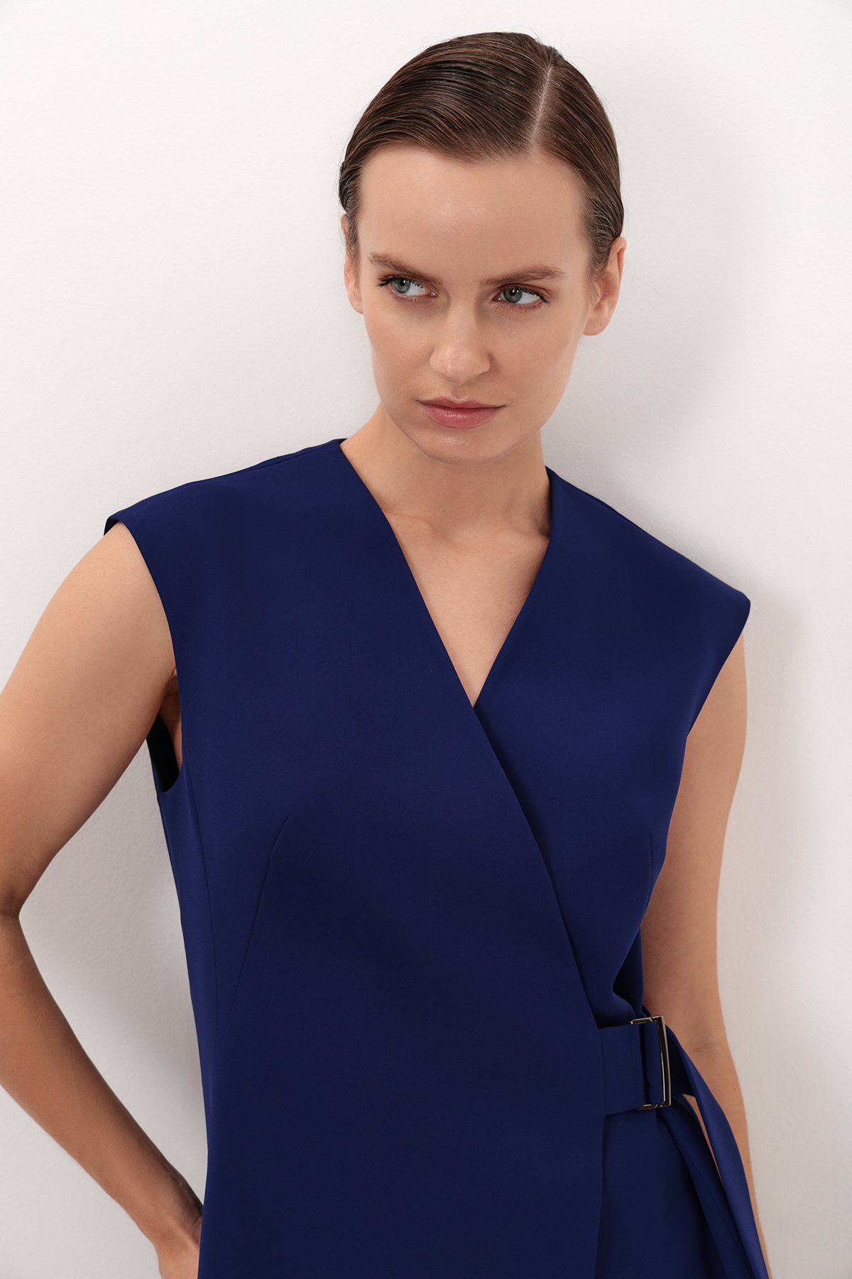 Асимметричный жилет VASSA&Co, пол женский, цвет синий