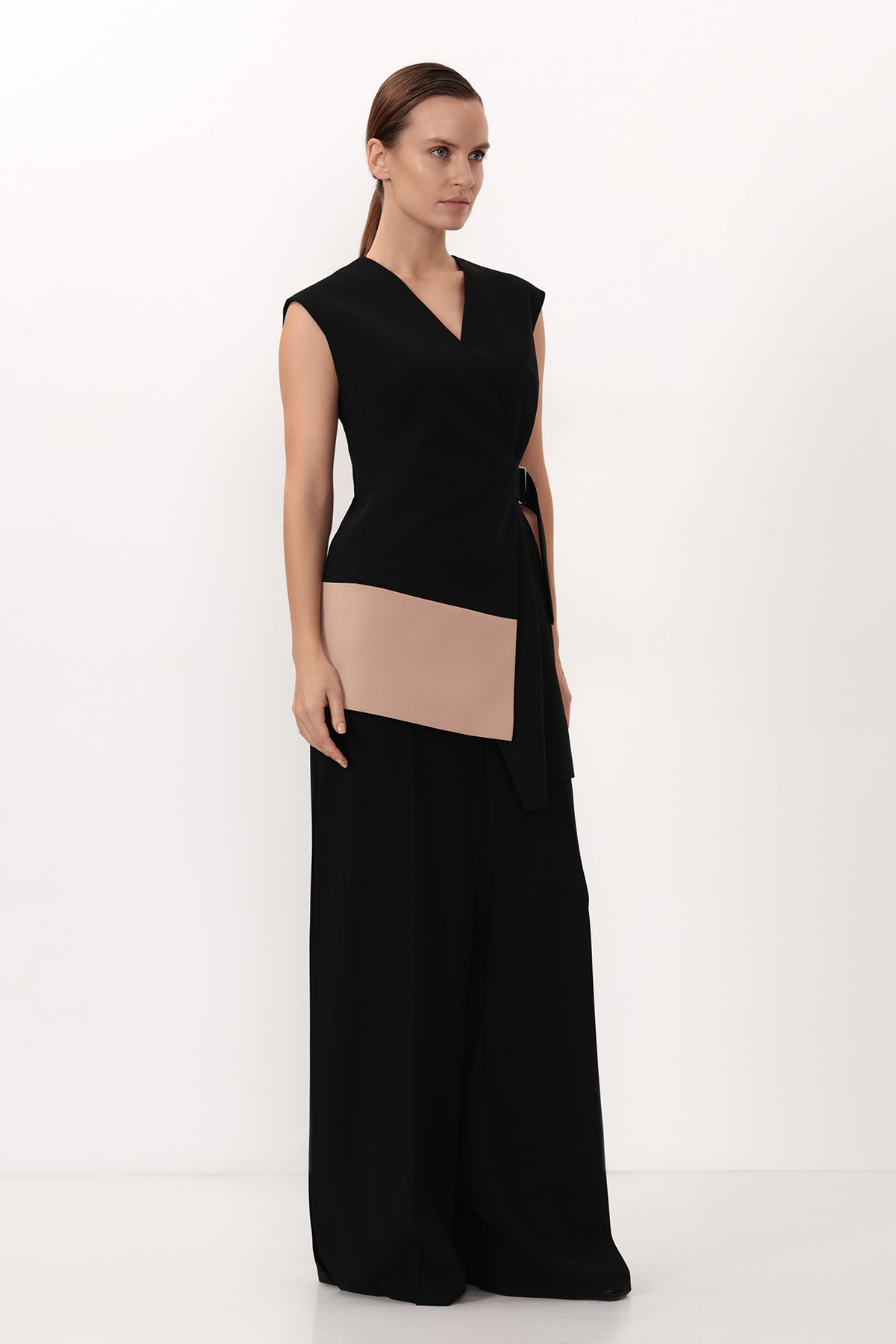 Асимметричный жилет VASSA&Co, пол женский, цвет черный