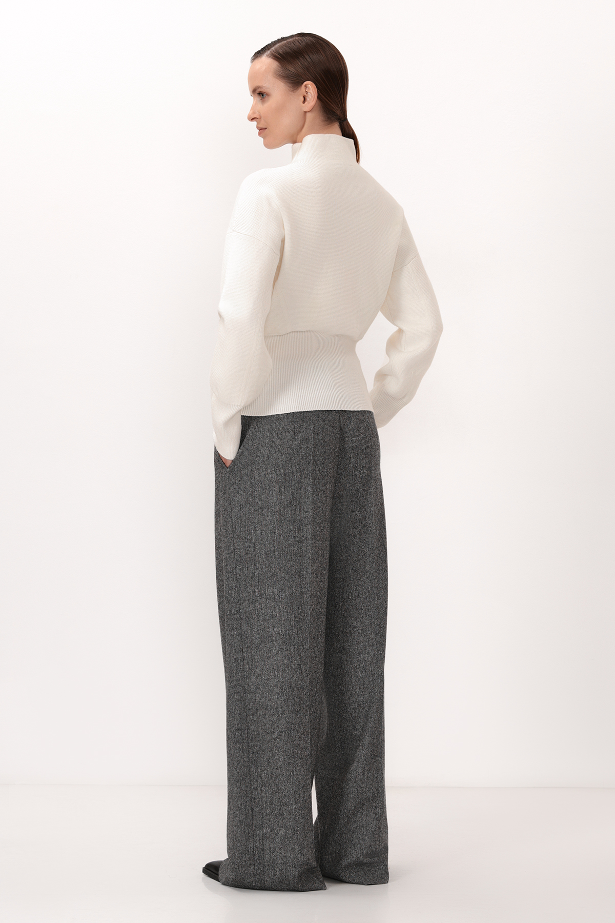 Pullover VASSA CODE, пол female, цвет white