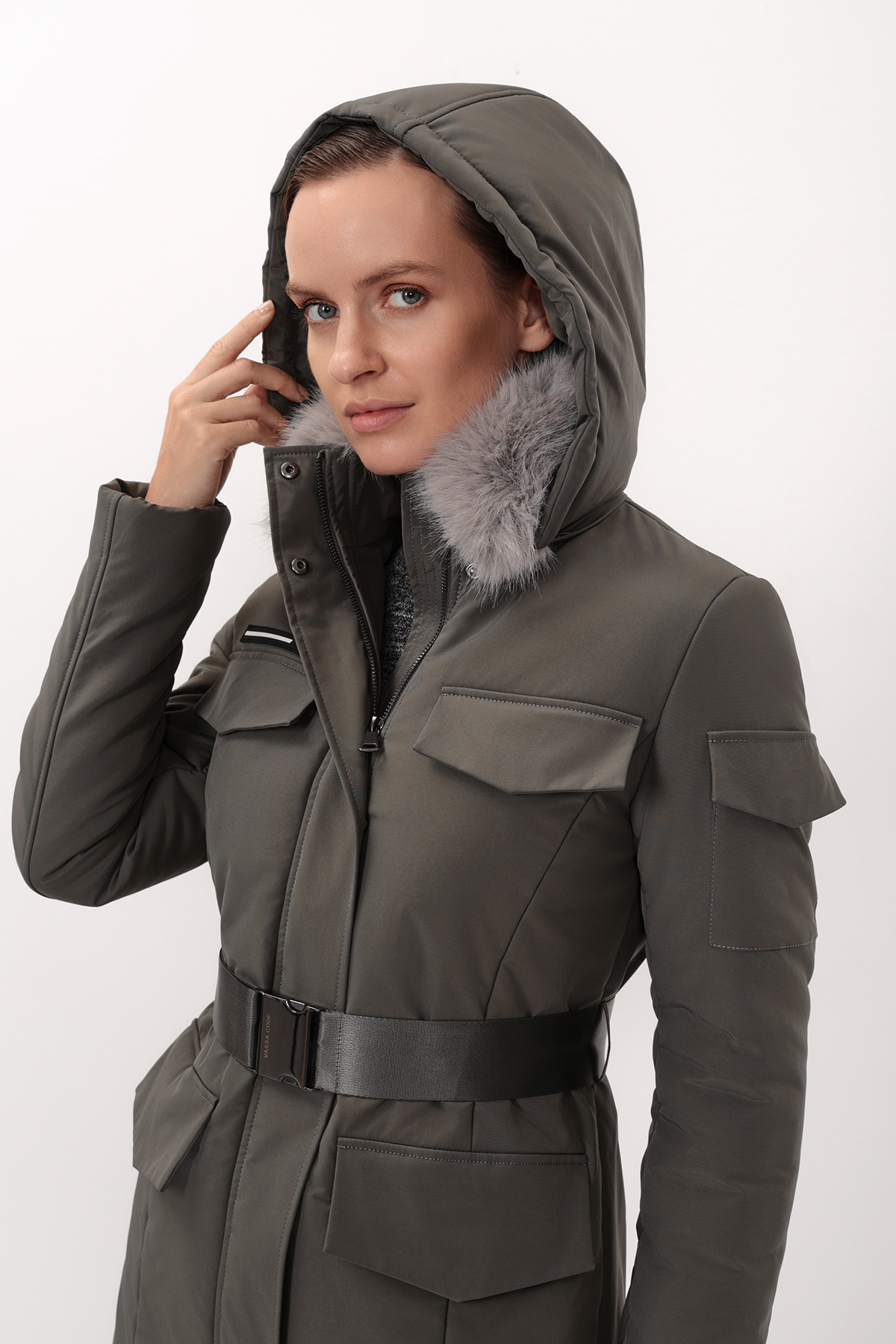 Утепленное пальто VASSA CODE, пол женский, цвет серый