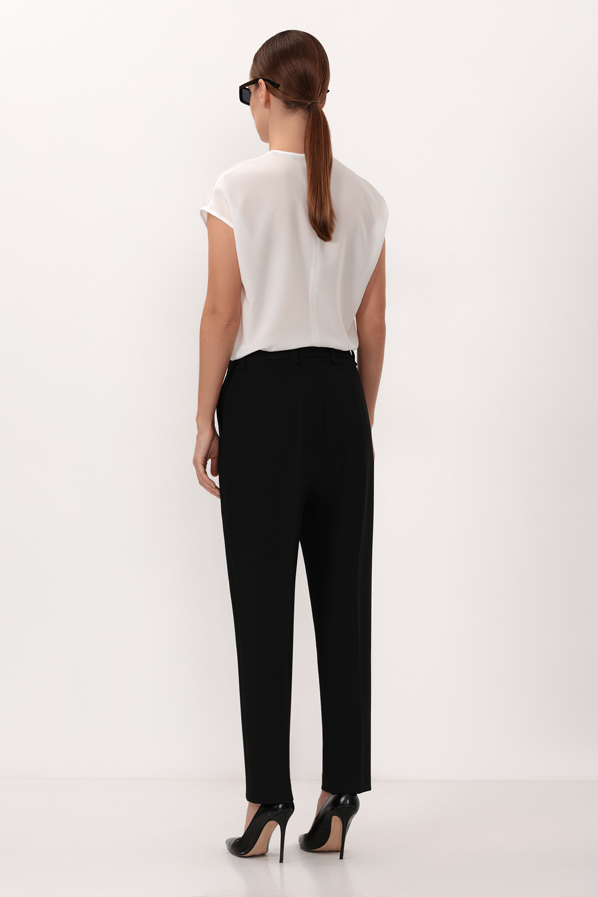 Брюки VASSA&Co, пол женский, цвет черный