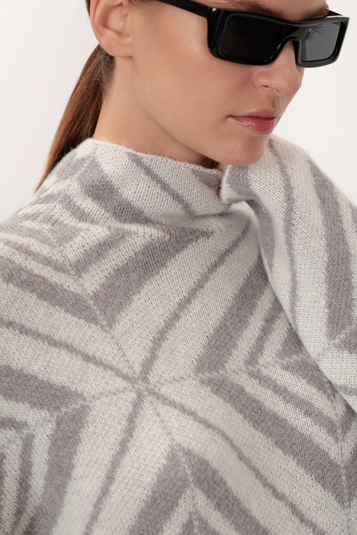 Джемпер с графичным принтом VASSA&Co, пол женский, цвет белый