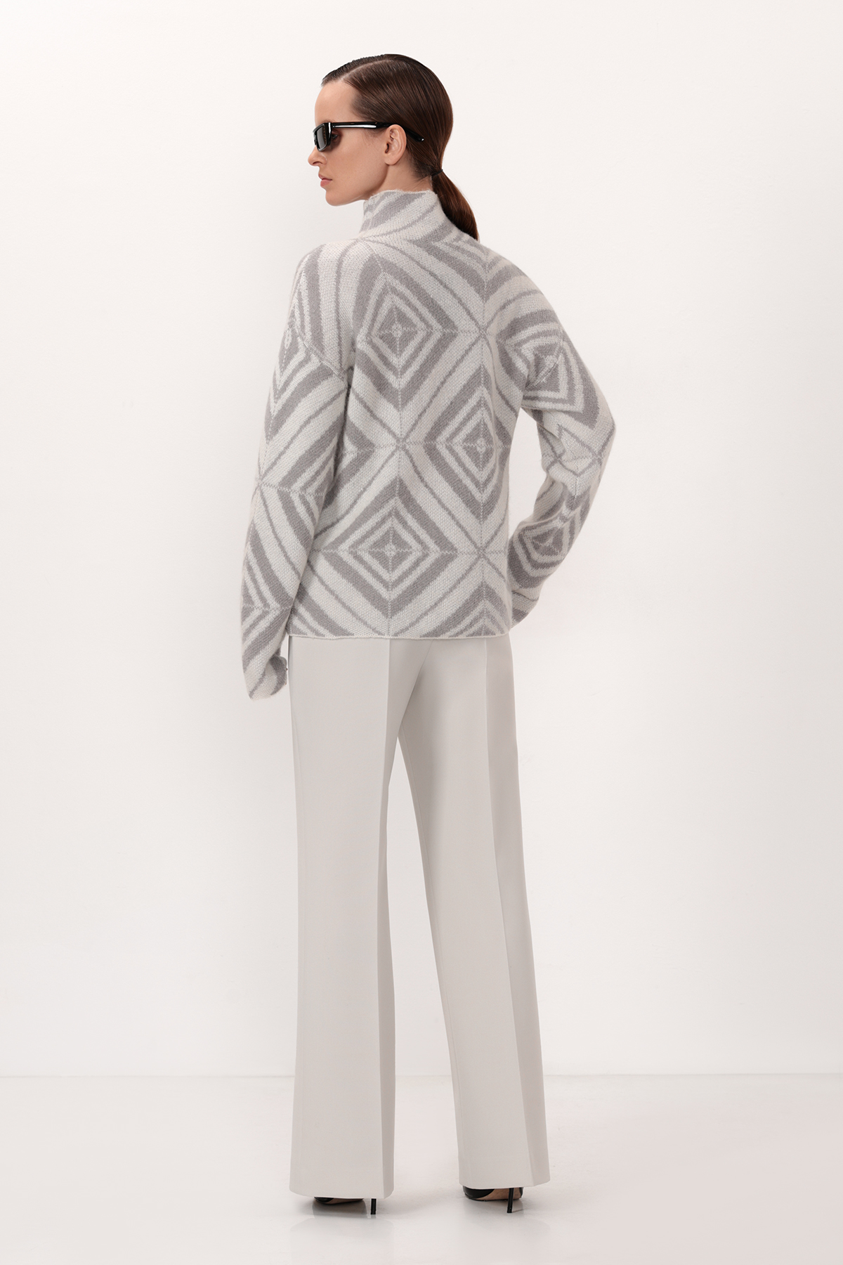 Джемпер с графичным принтом VASSA&Co, пол женский, цвет белый