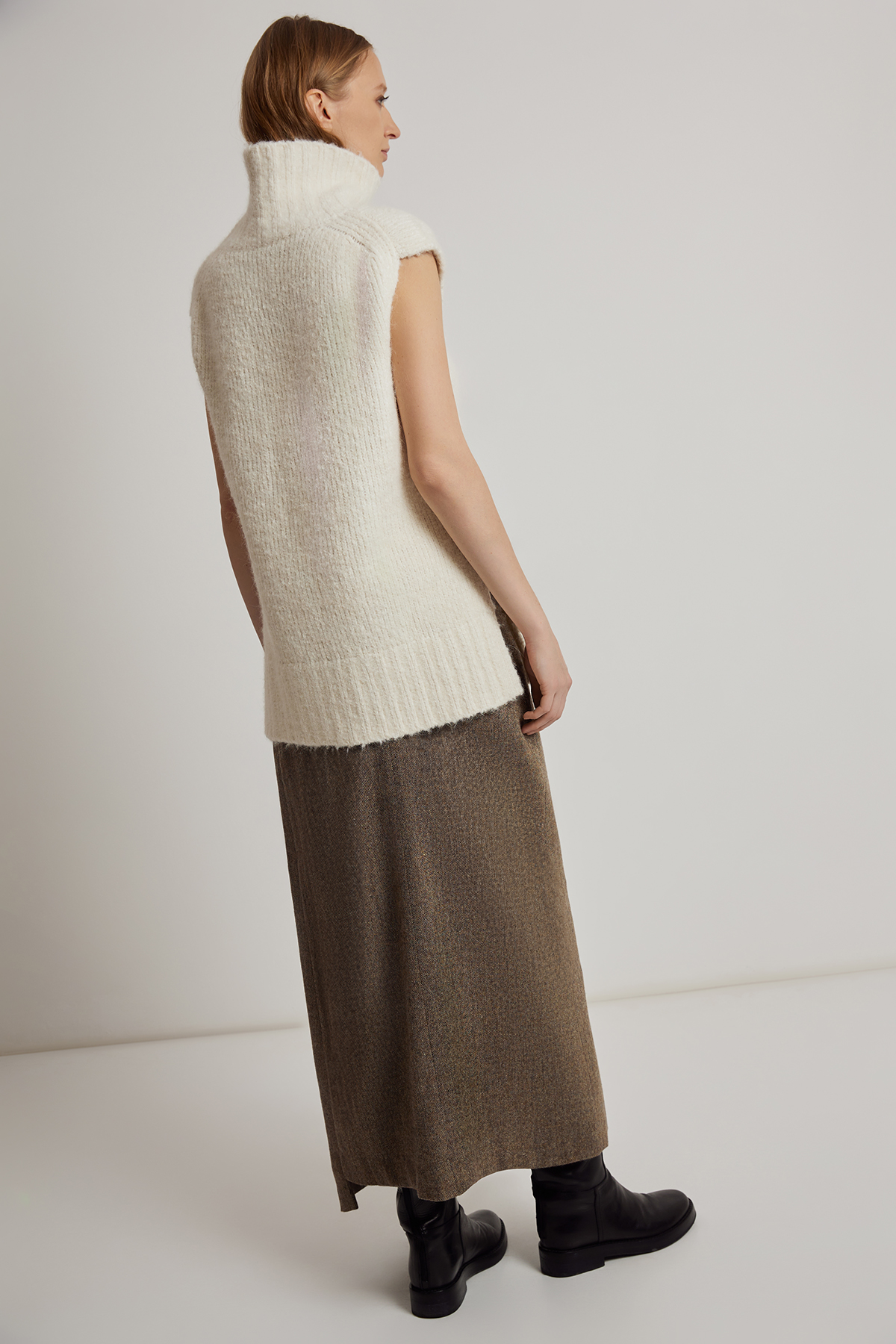 Vest VASSA CODE, пол female, цвет white