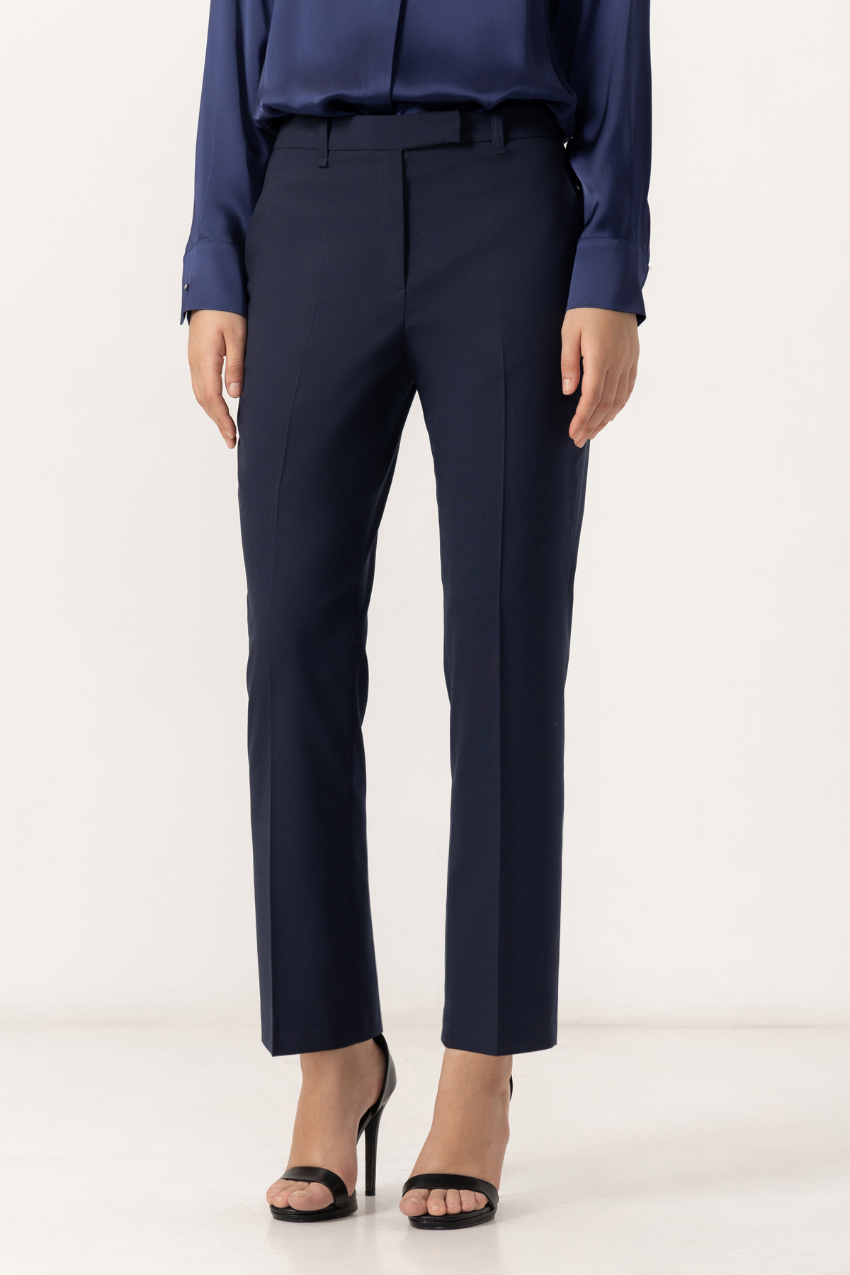 Брюки VASSA&Co, пол женский, цвет синий