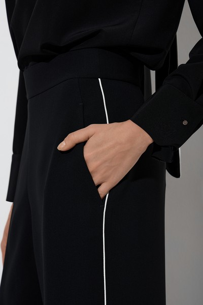 Trousers VASSA&Co, пол female, цвет black, фото №4