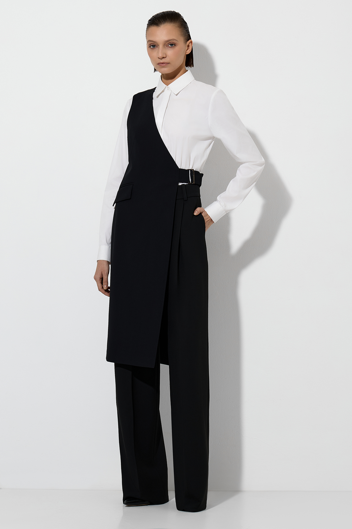 Vest VASSA&Co, пол female, цвет black