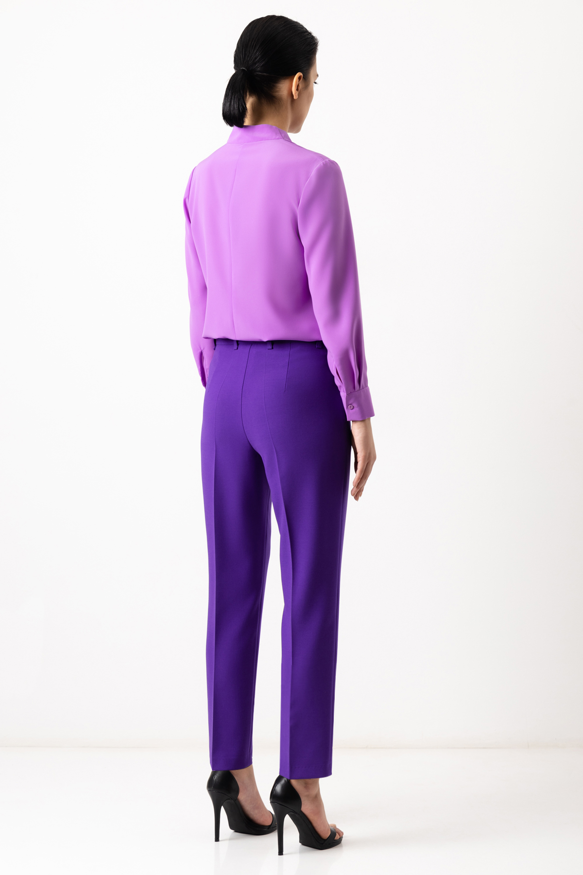 Брюки VASSA&Co, пол женский, цвет фиолетовый