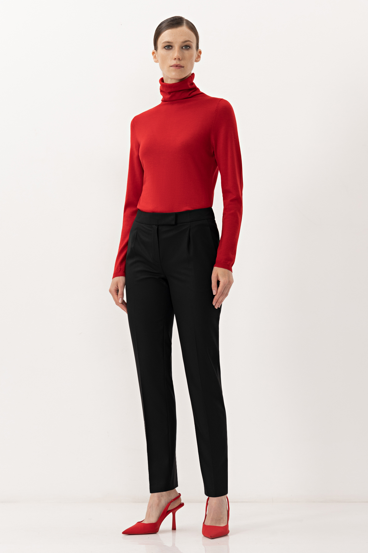 Брюки VASSA&Co, пол женский, цвет черный