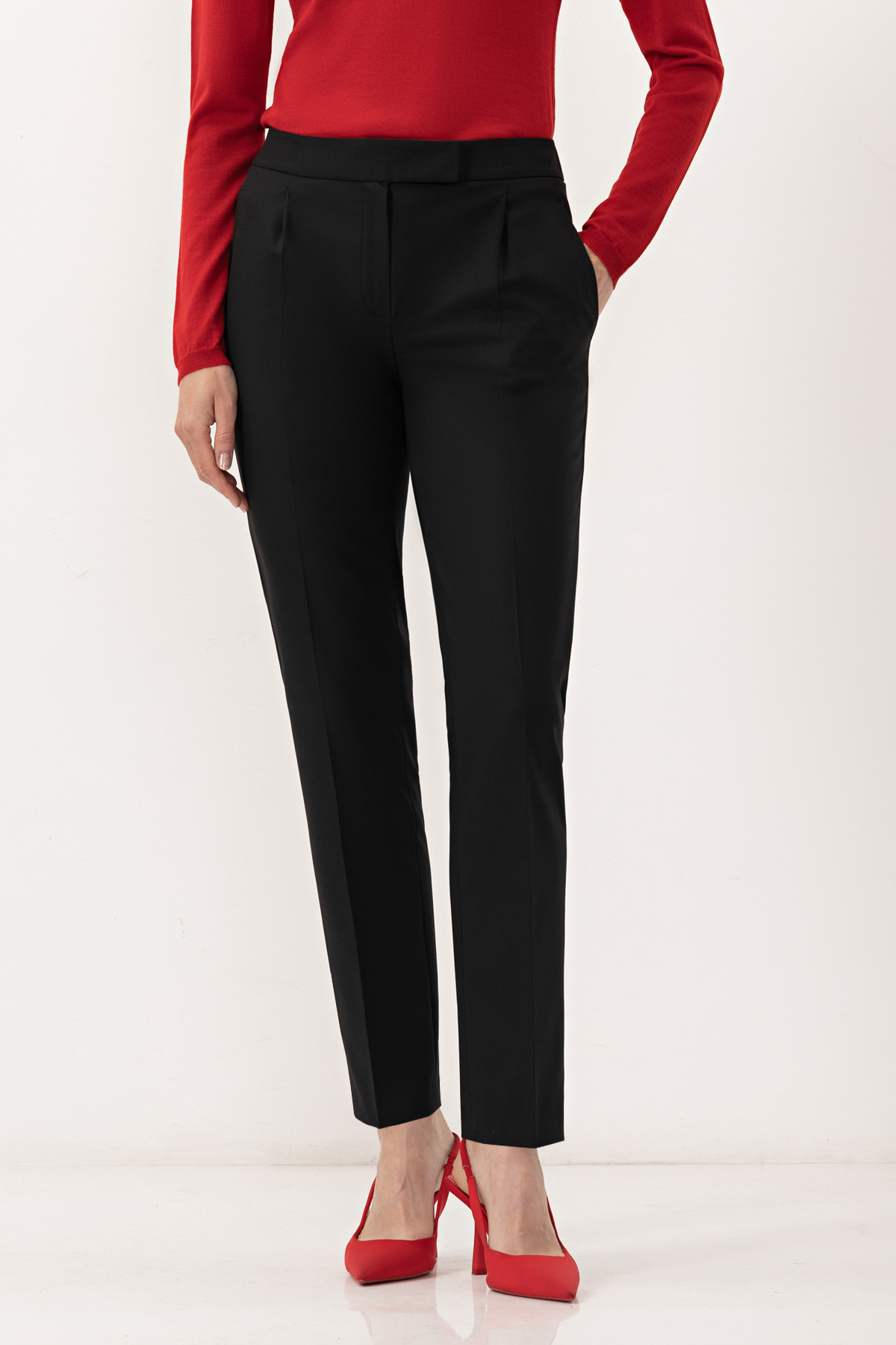 Брюки VASSA&Co, пол женский, цвет черный