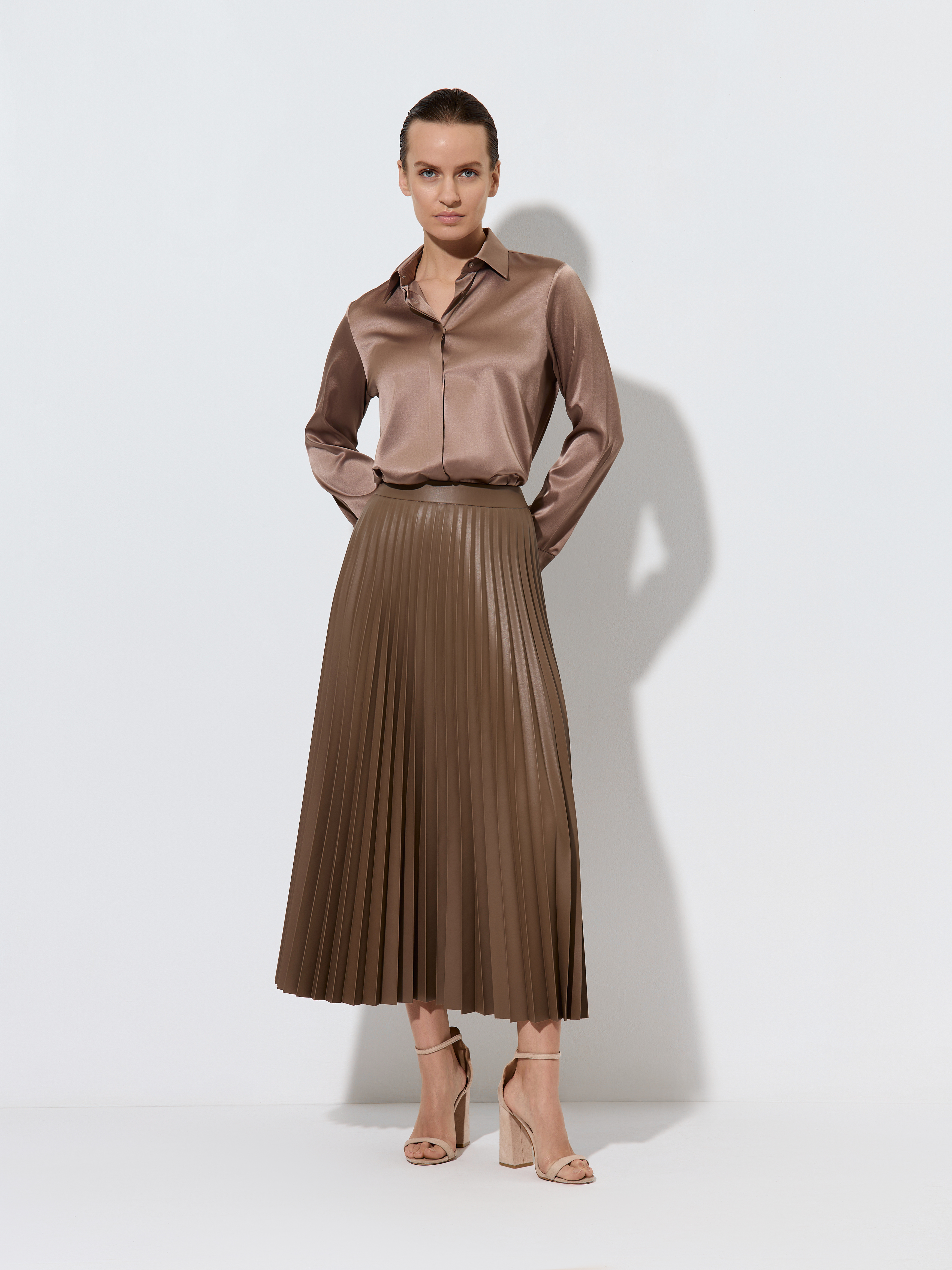 Blouse VASSA&Co, пол female, цвет Brown