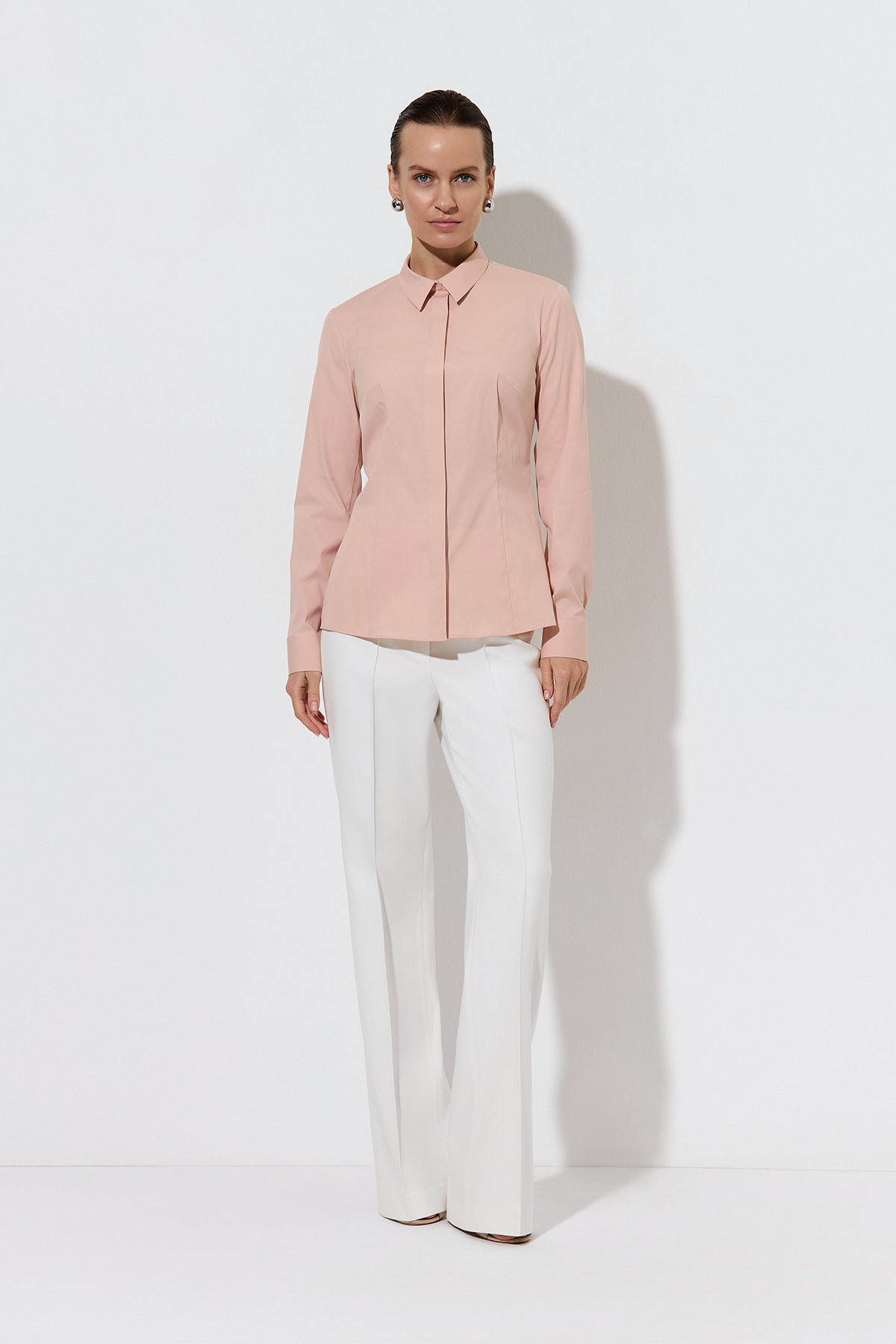 Рубашка VASSA&Co, пол женский, цвет бежевый