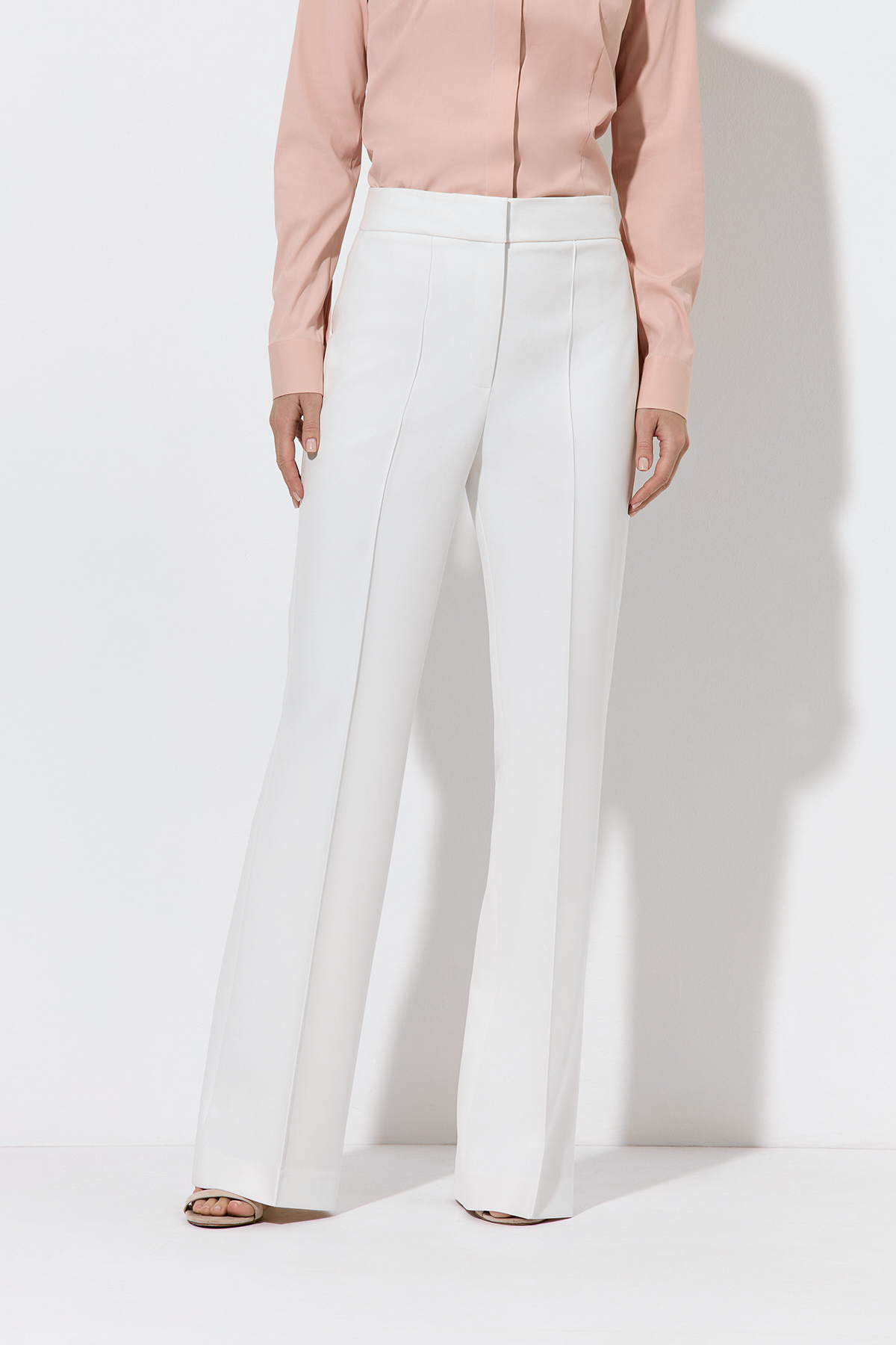 Брюки VASSA&Co, пол женский, цвет белый