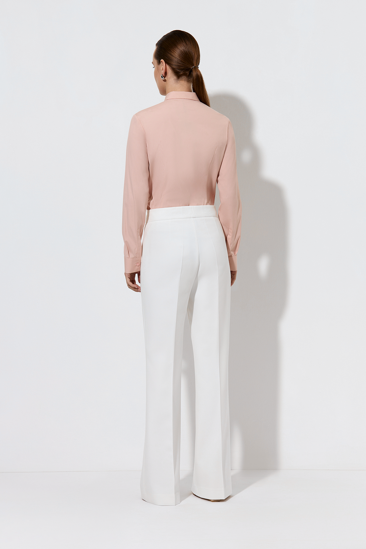 Брюки VASSA&Co, пол женский, цвет белый