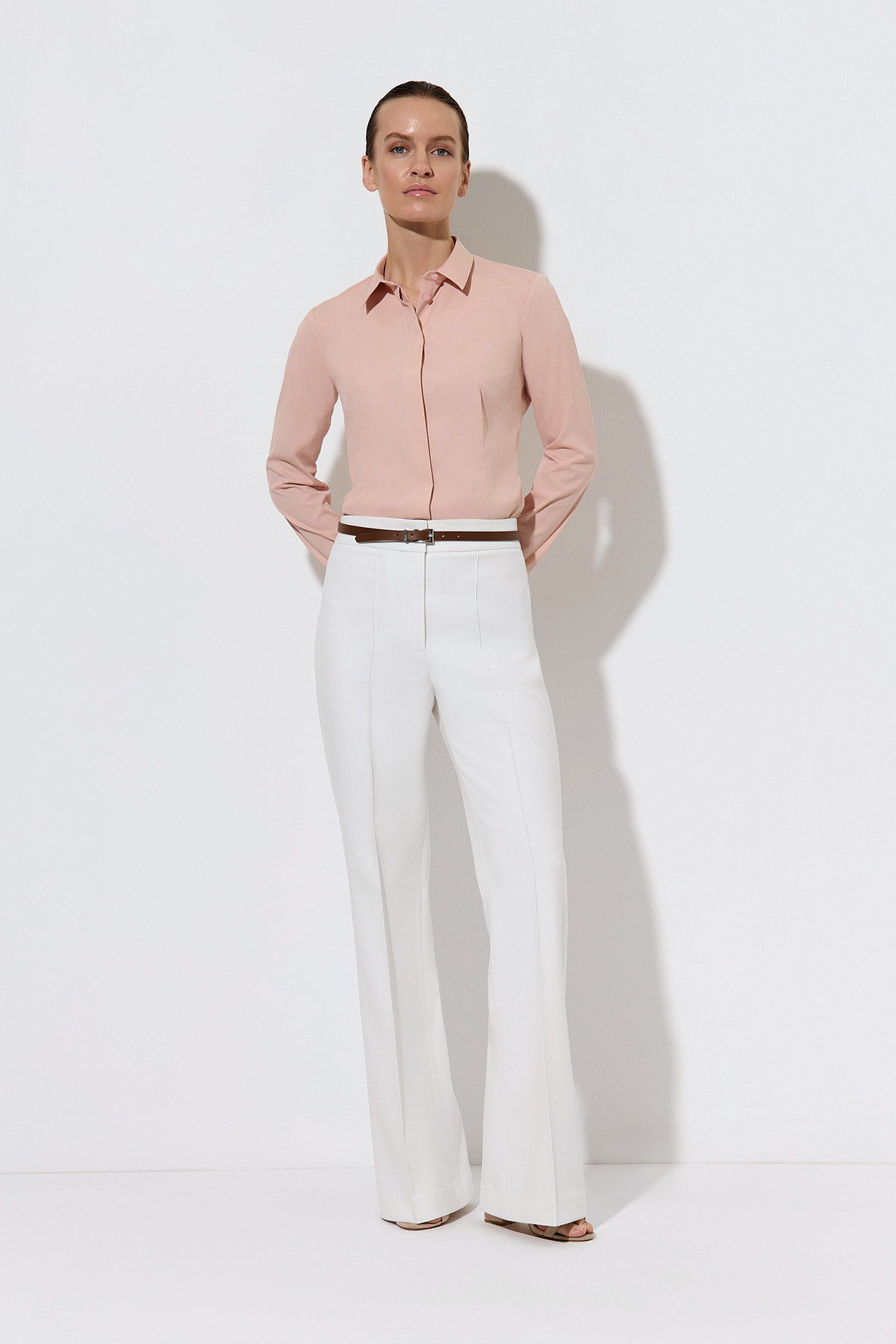 Брюки VASSA&Co, пол женский, цвет белый