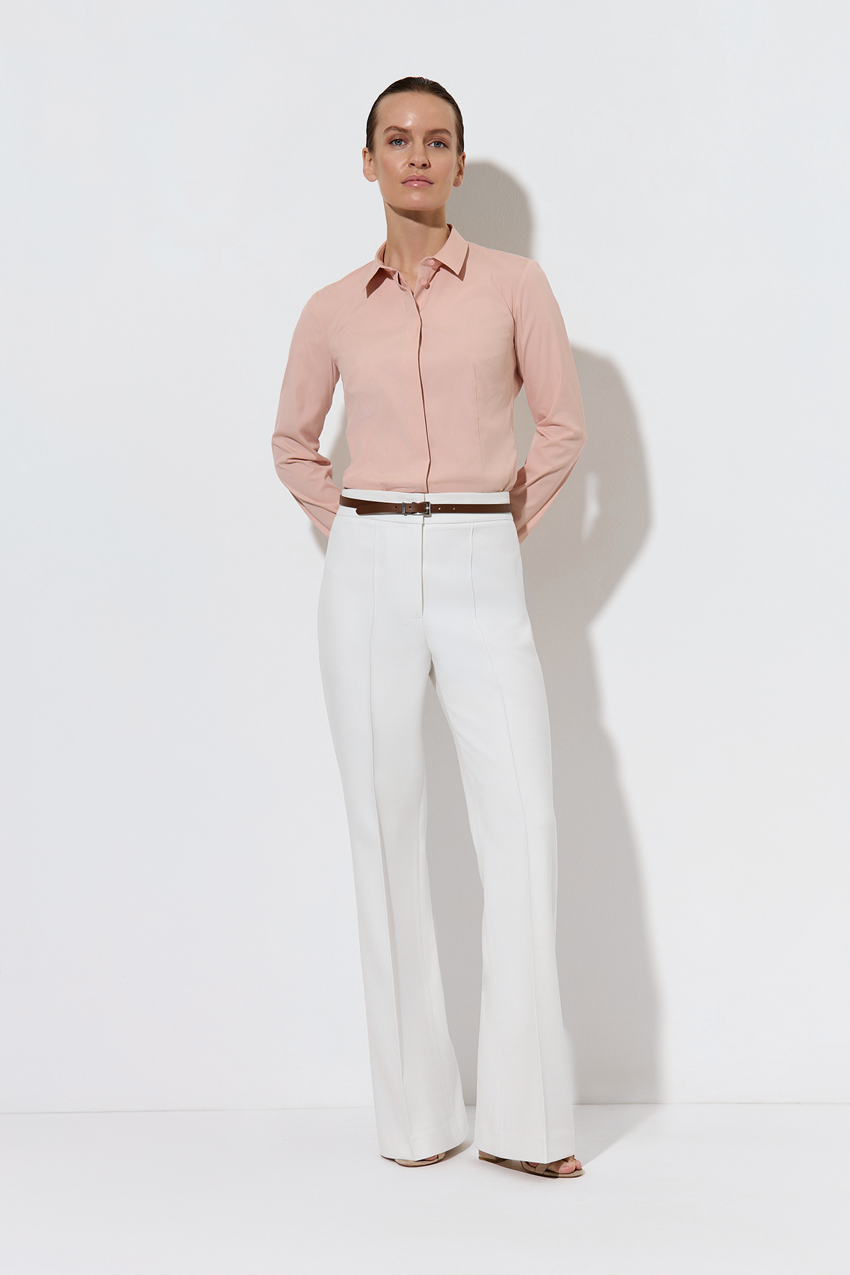 Рубашка VASSA&Co, пол женский, цвет бежевый