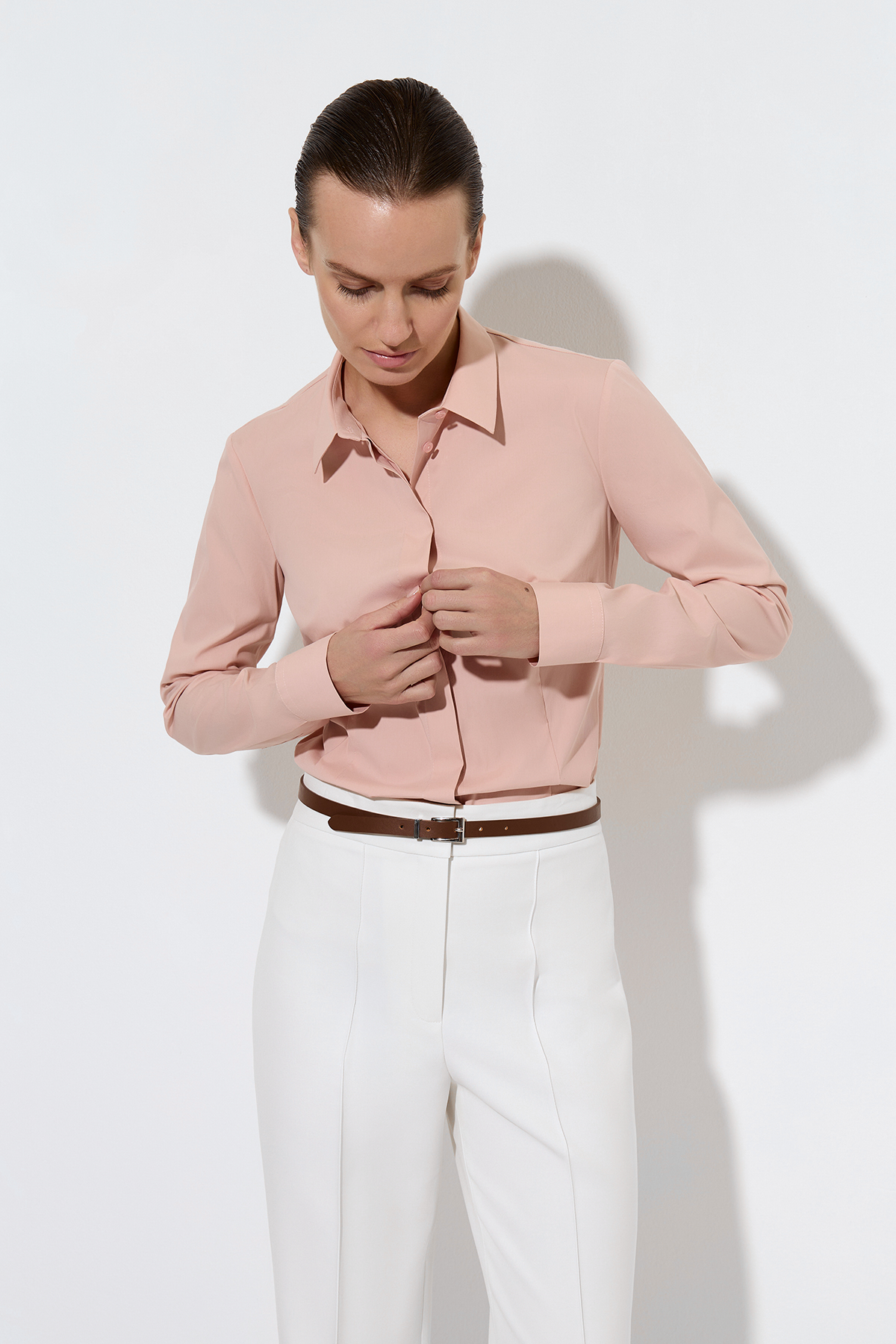 Рубашка VASSA&Co, пол женский, цвет бежевый