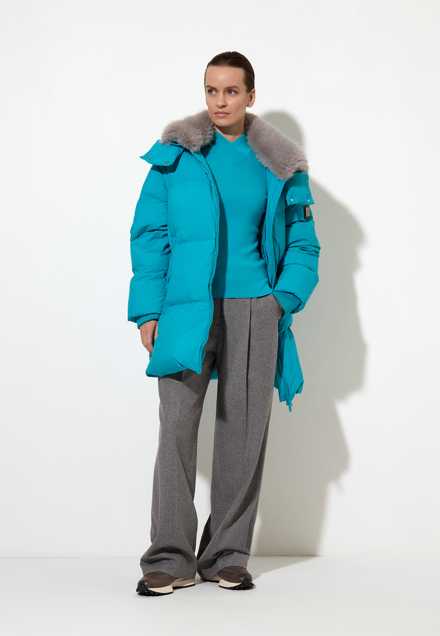 Пуховик VASSA&Co, пол female, цвет голубой