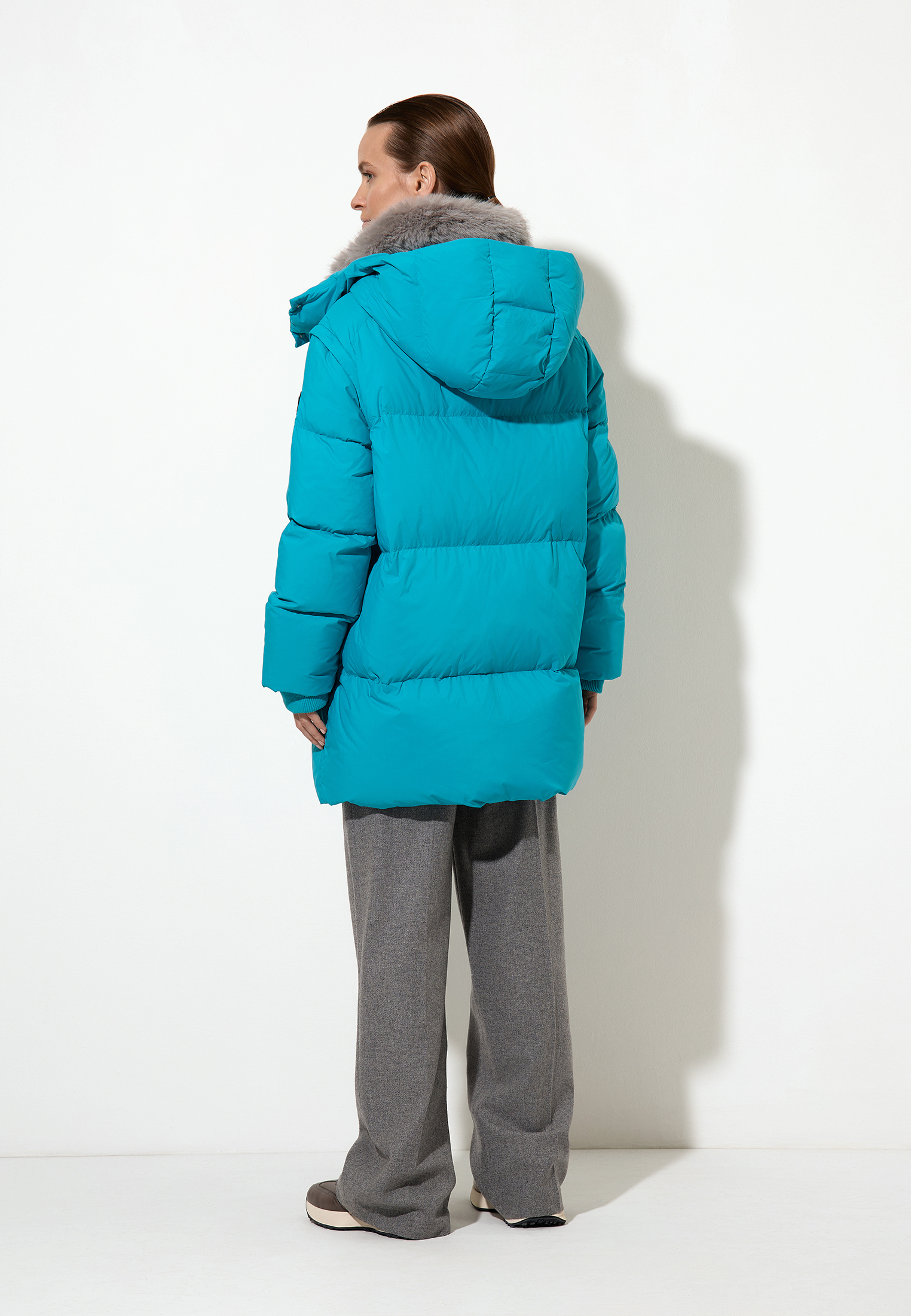 Пуховик VASSA&Co, пол female, цвет голубой