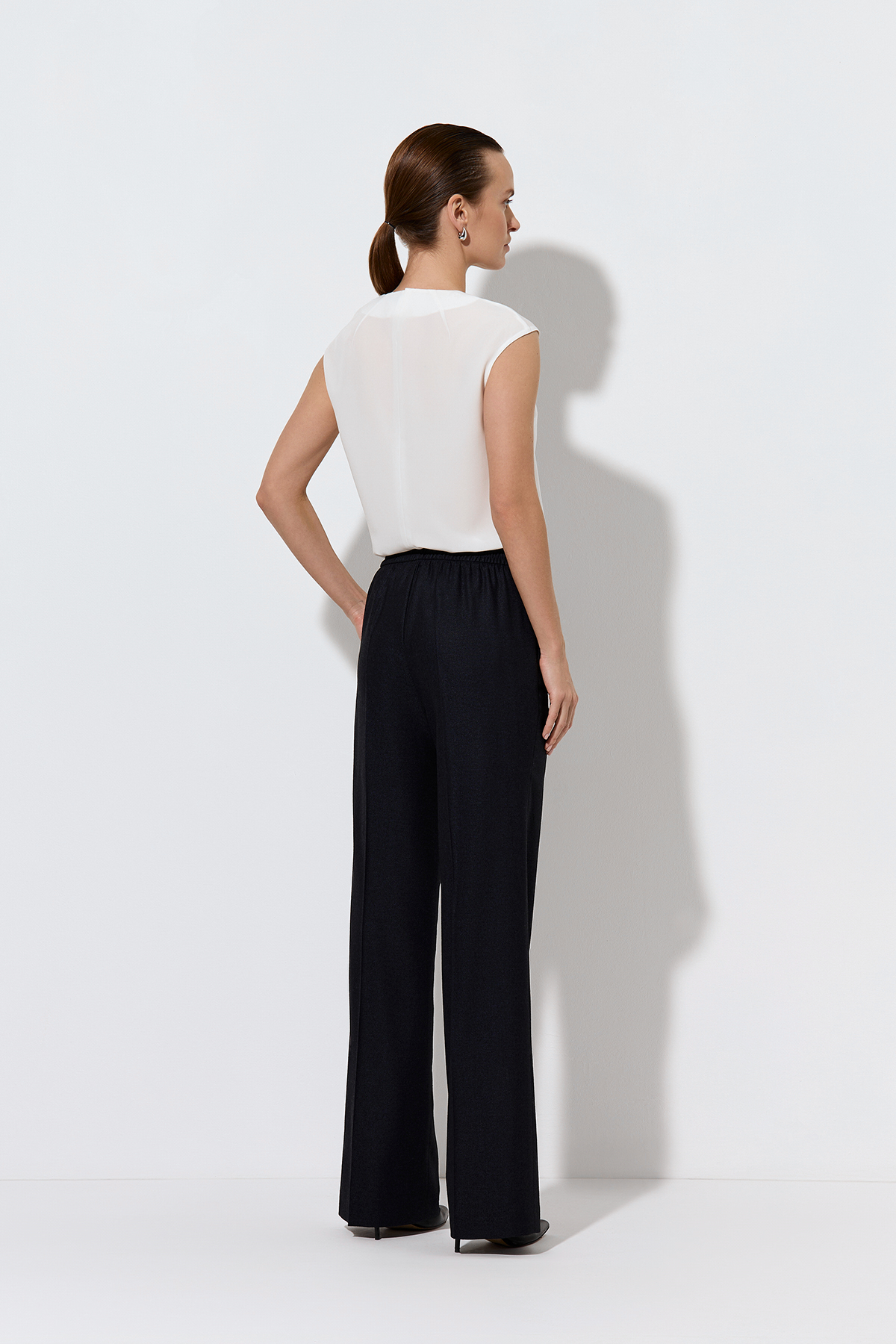 Брюки VASSA&Co, пол женский, цвет синий