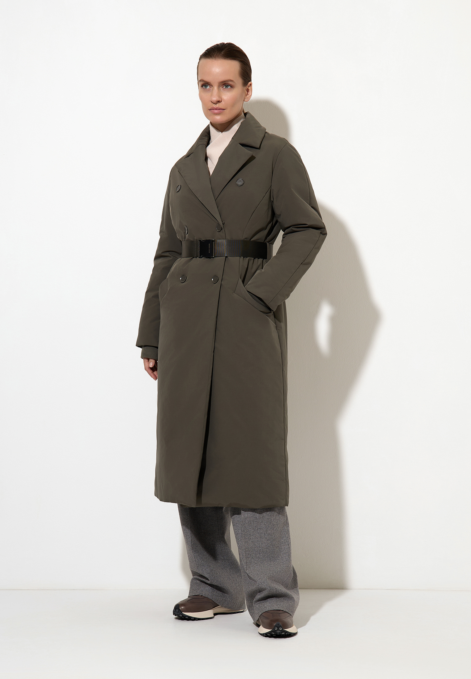 Утепленное пальто VASSA CODE, пол женский, цвет серый