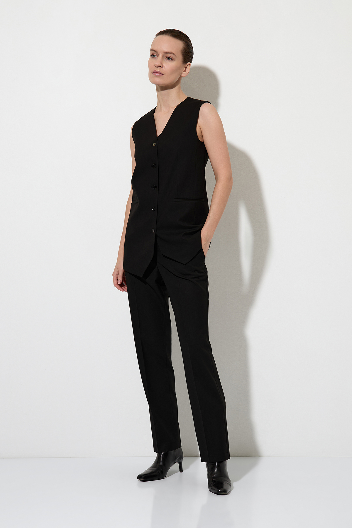 Vest VASSA&Co, пол female, цвет black