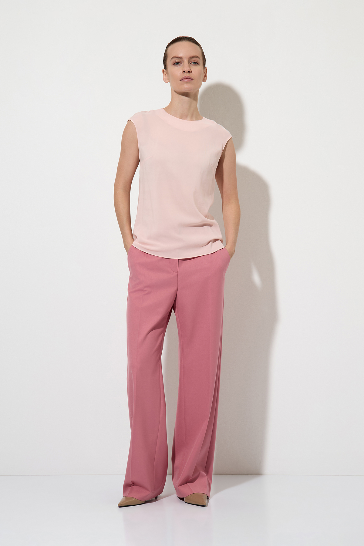 Блузка без рукавов VASSA&Co, пол женский, цвет розовый