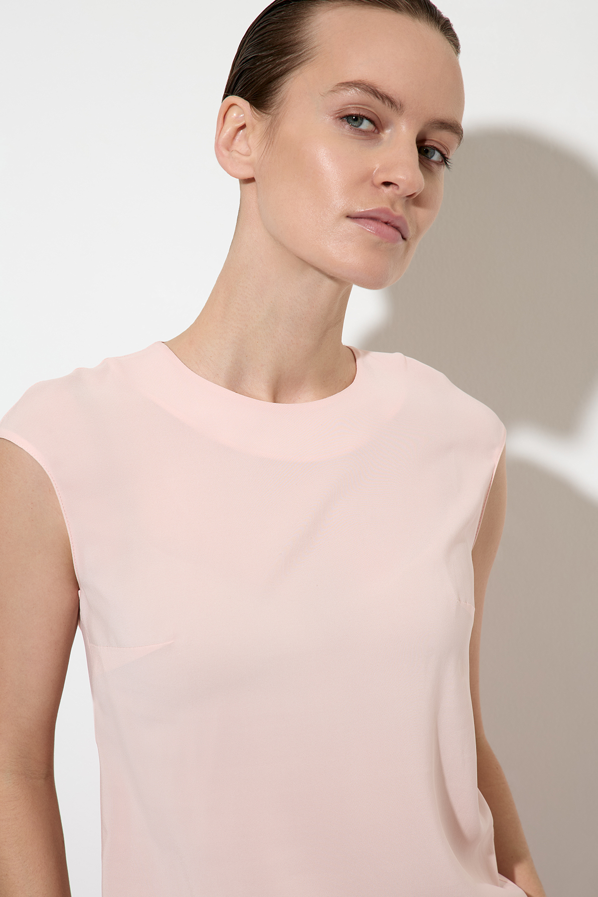 Блузка без рукавов VASSA&Co, пол женский, цвет розовый