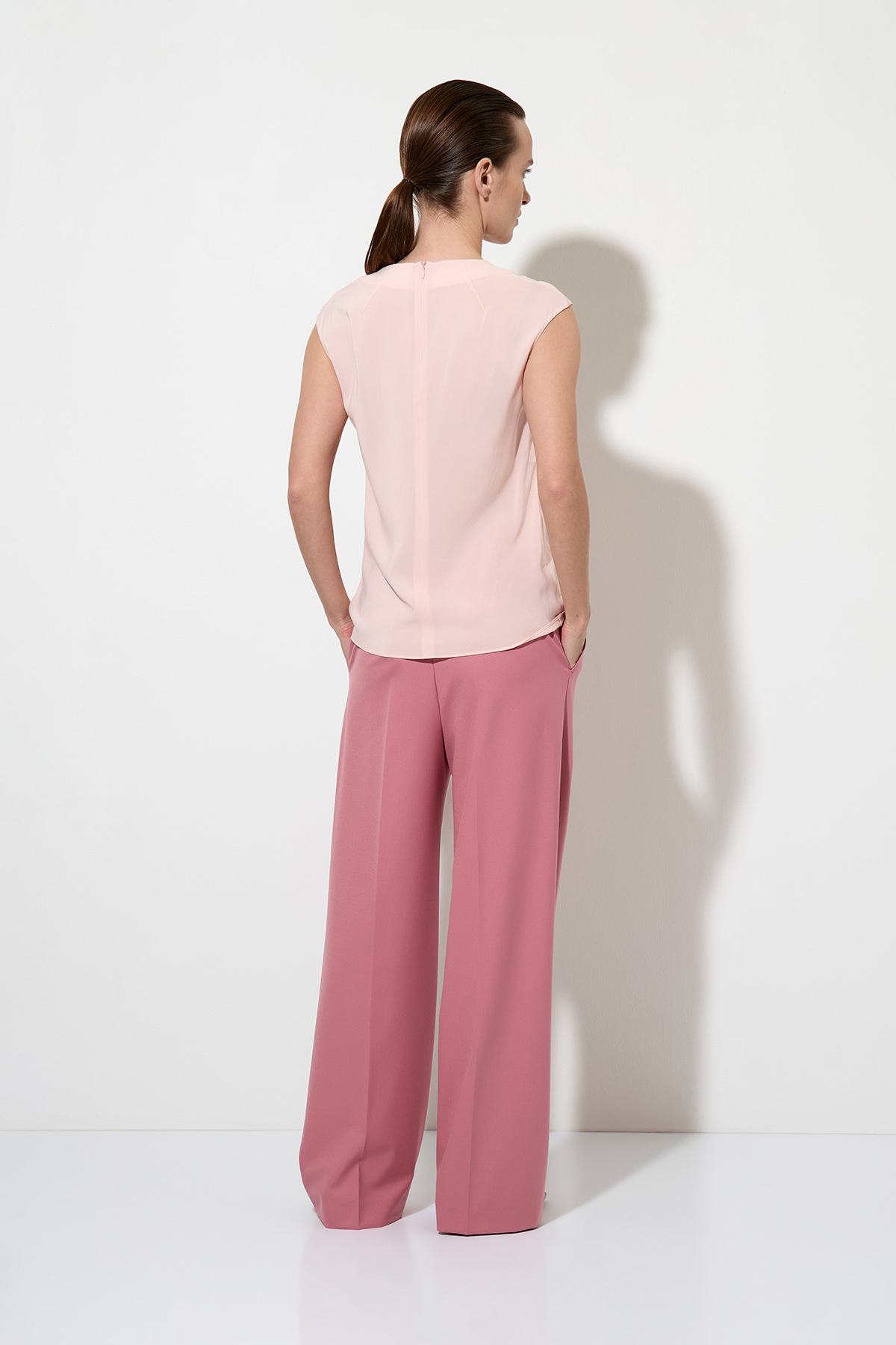 Блузка без рукавов VASSA&Co, пол женский, цвет розовый