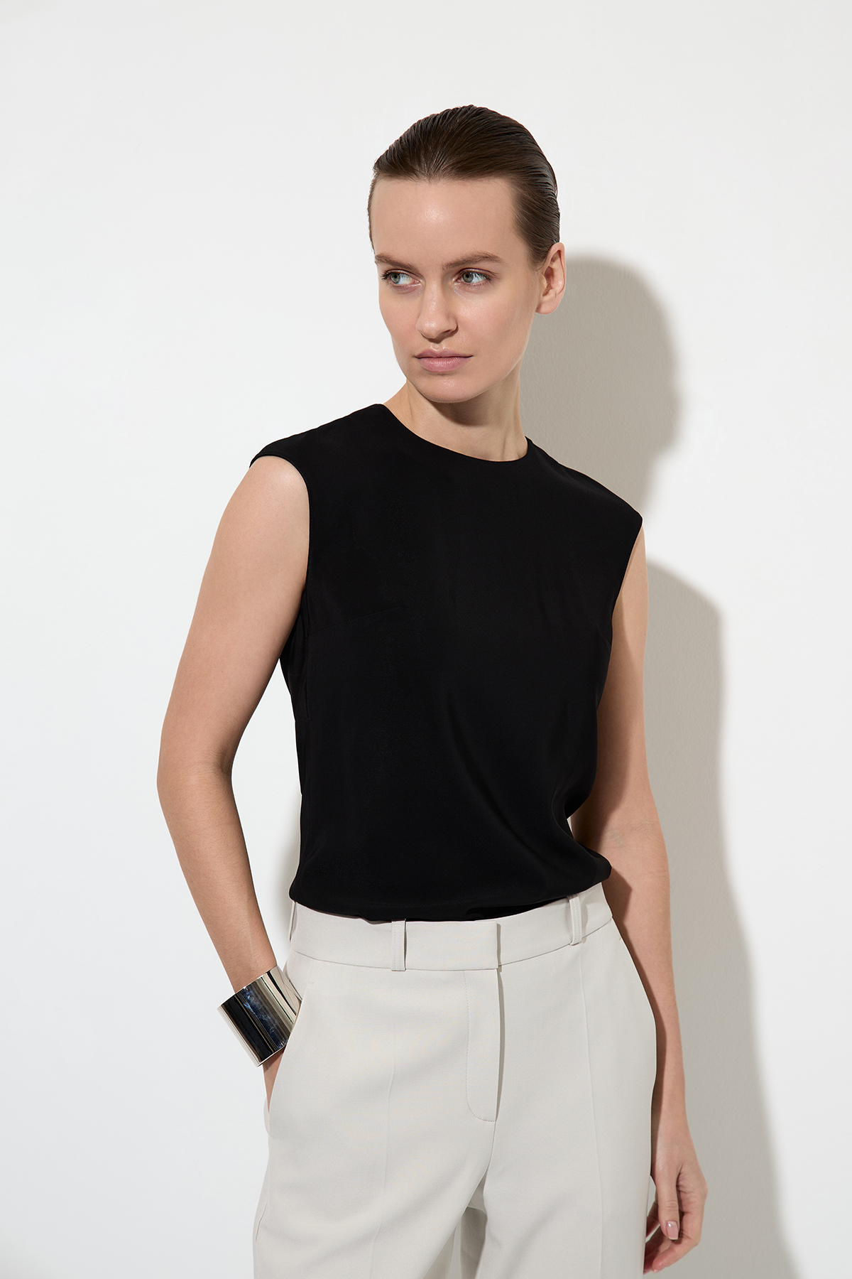 Базовый топ VASSA&Co, пол женский, цвет черный