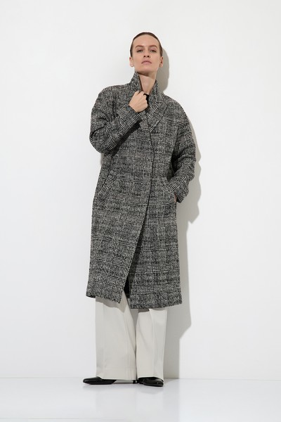 Пальто со съемной манишкой VASSA&Co, пол женский, цвет черный, фото №3