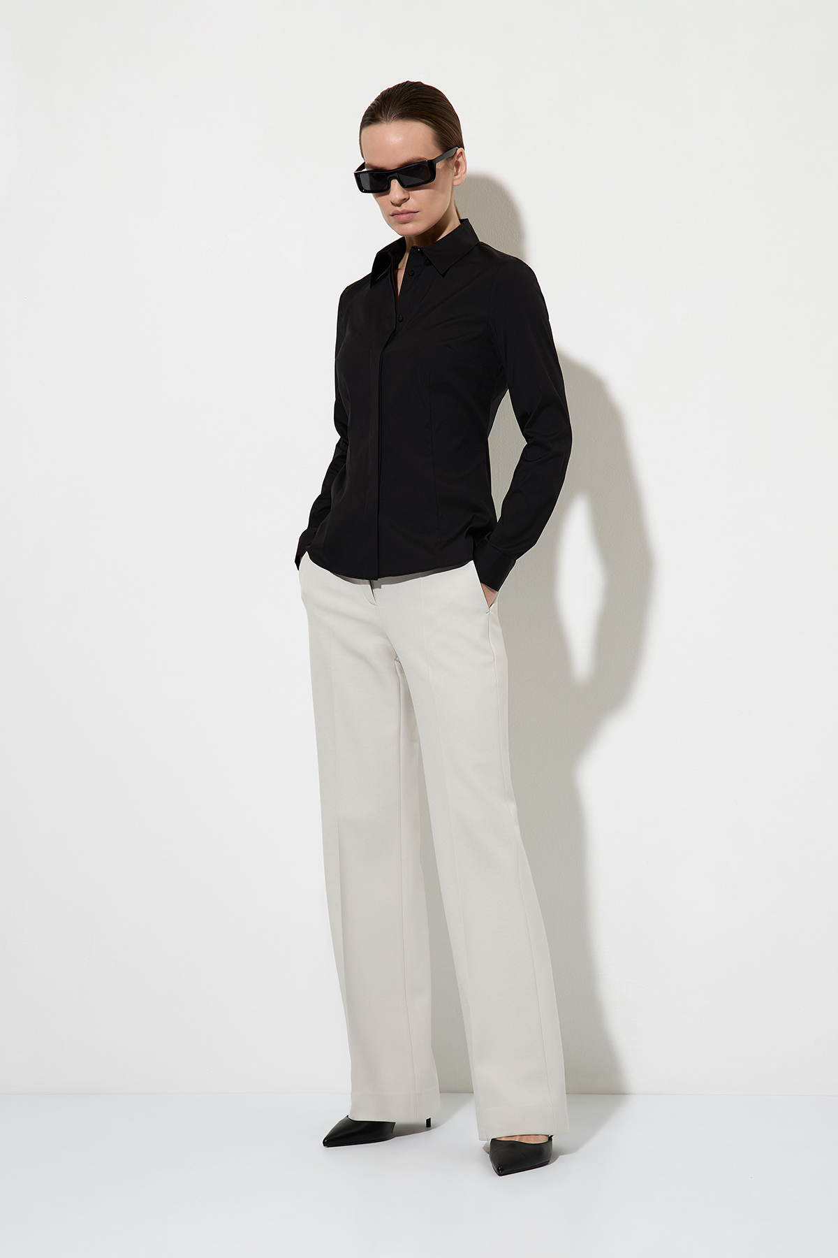 Blouse VASSA&Co, пол female, цвет black