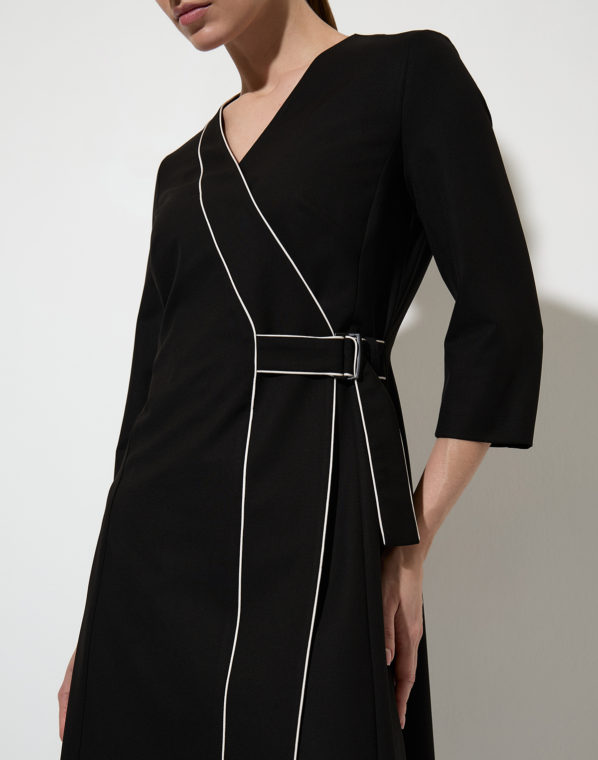 Платье с контрастной отделкой VASSA&Co, пол женский, цвет черный