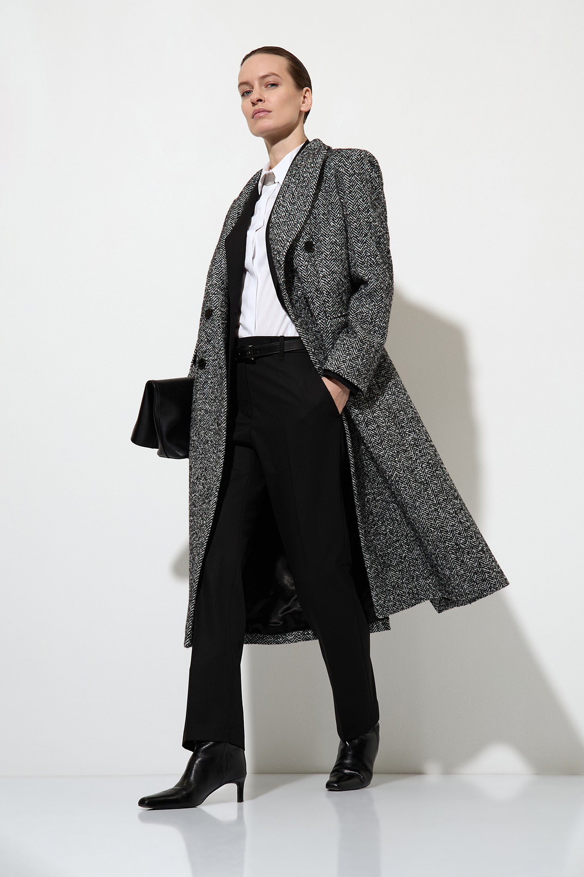 Coat VASSA&Co, пол female, цвет Black