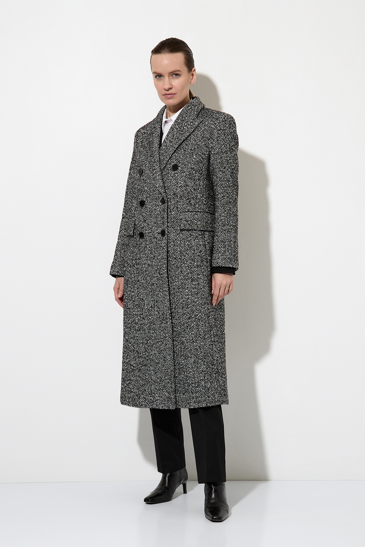 Coat VASSA&Co, пол female, цвет Black