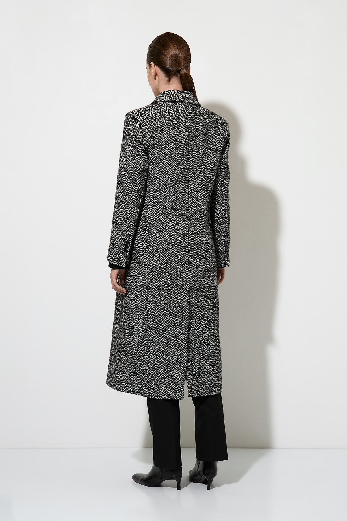 Coat VASSA&Co, пол female, цвет Black